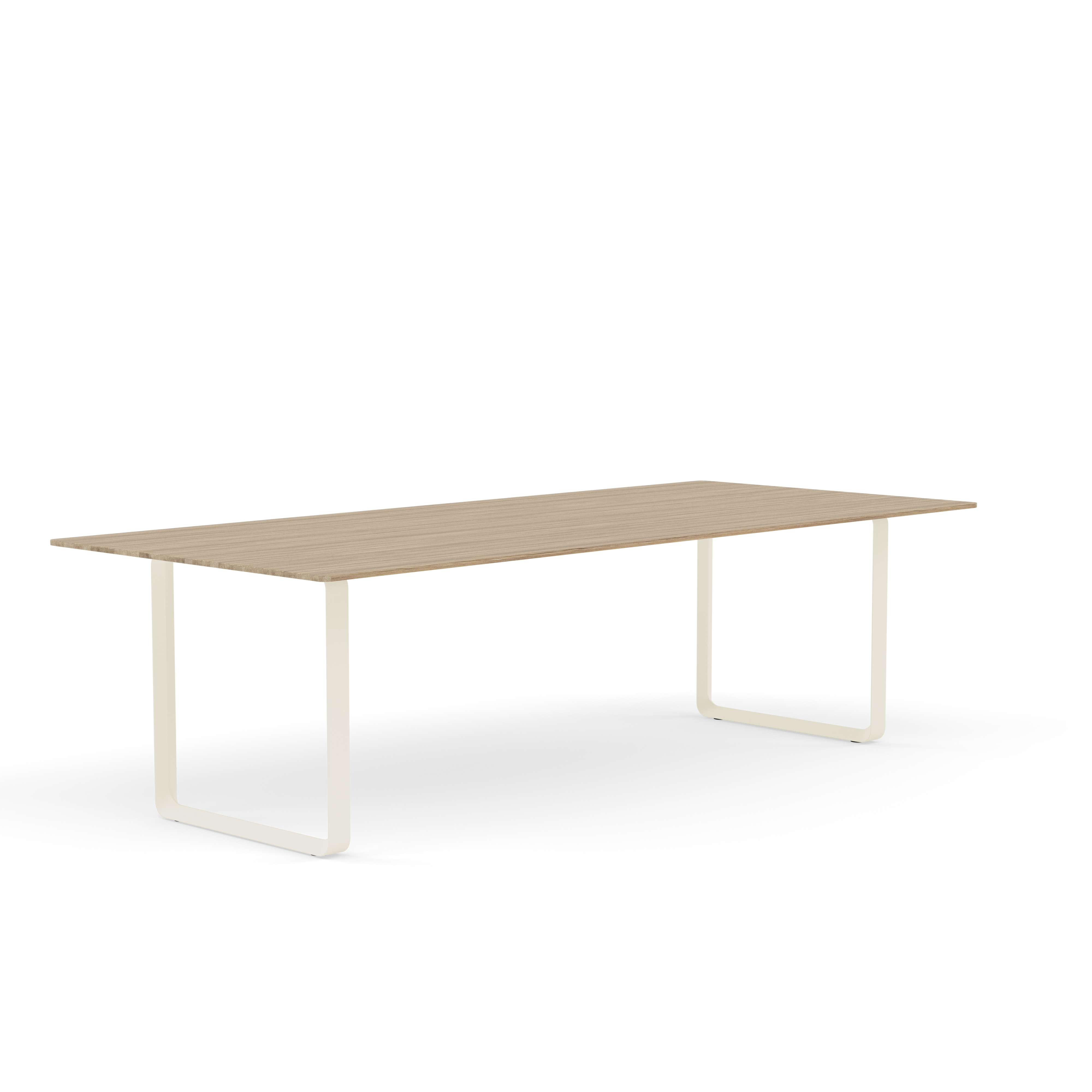 Eettafel 70/70 van eikenhout met zandkleurige basis