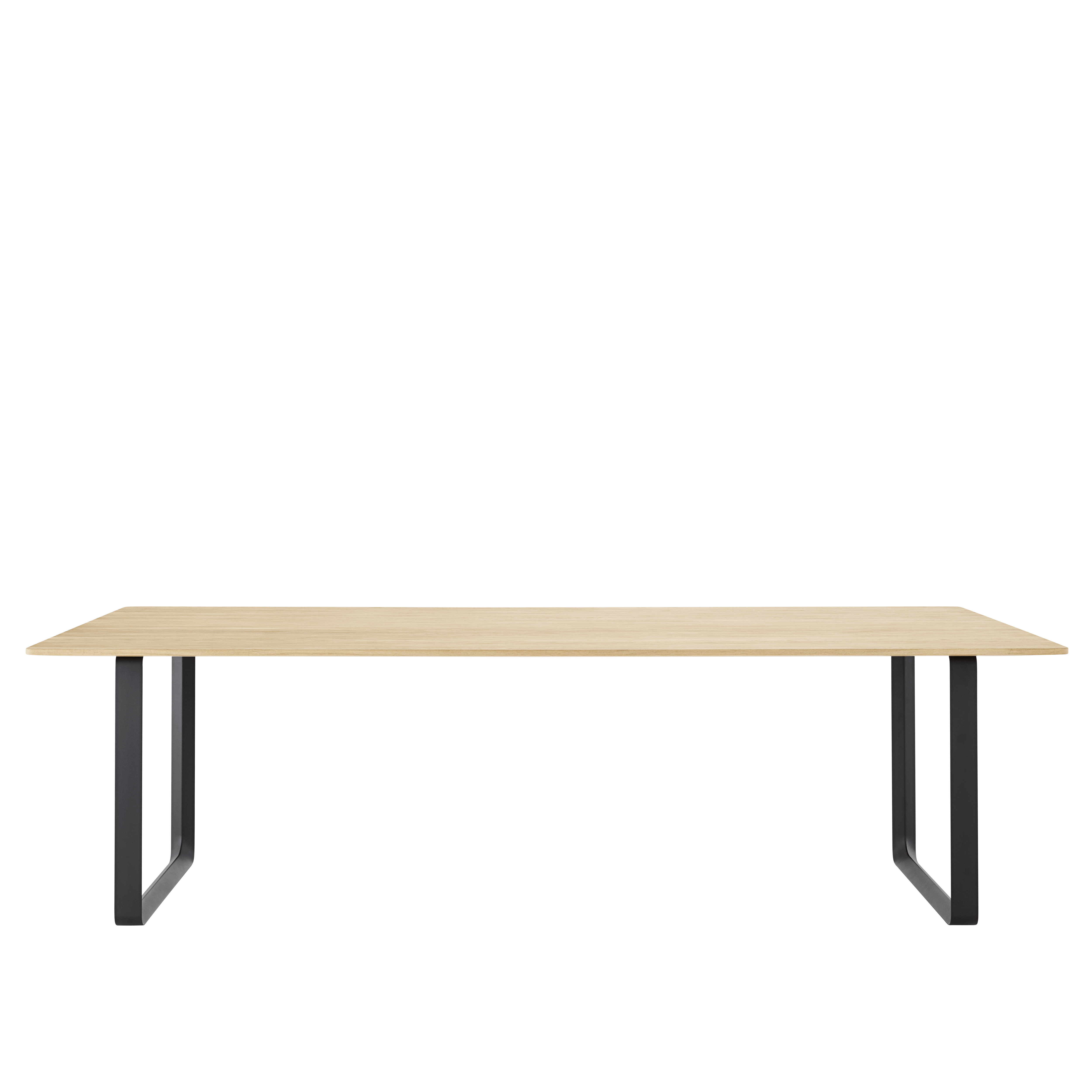 Eettafel 70/70 van eikenhout met zwarte basis
