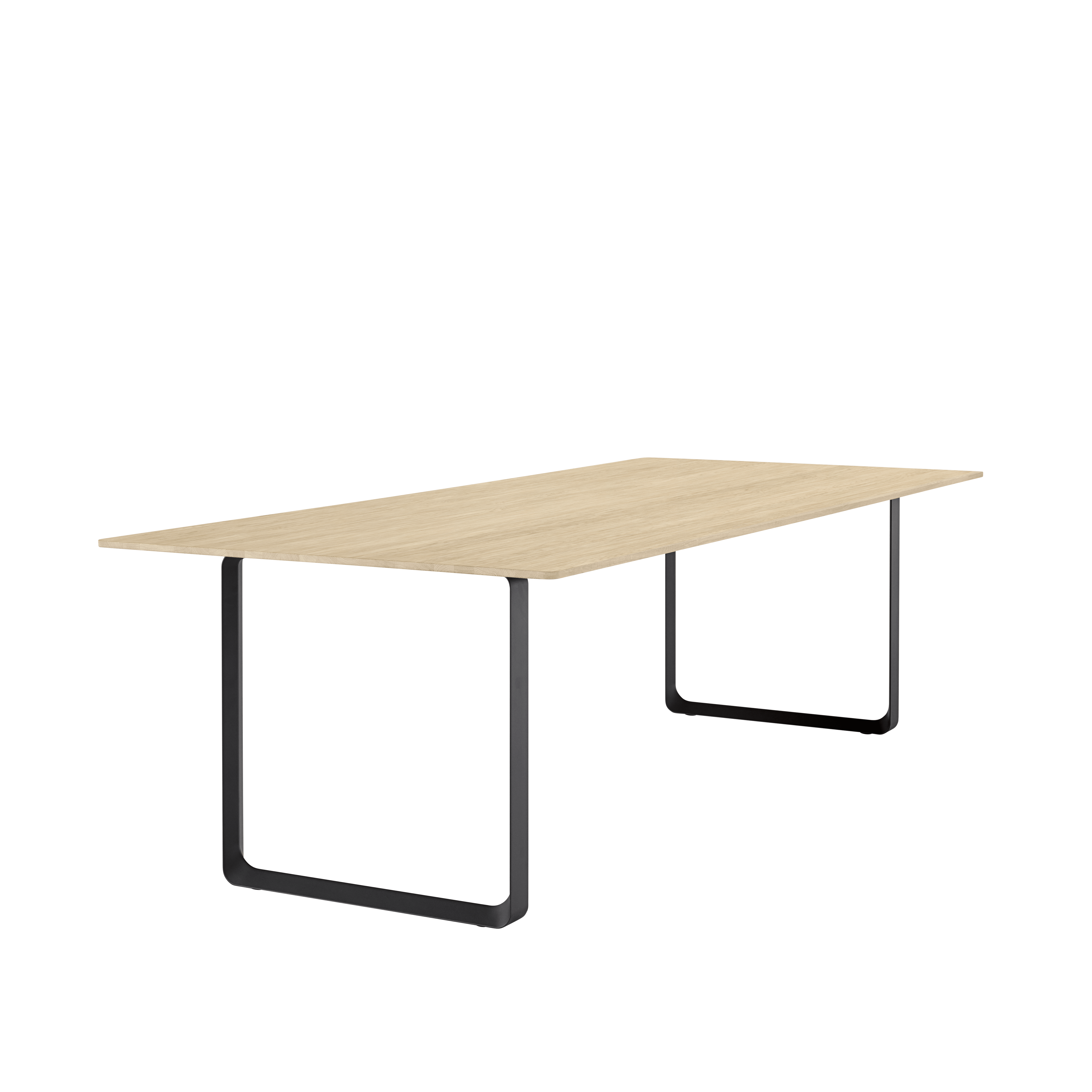 Eettafel 70/70 van eikenhout met zwarte basis