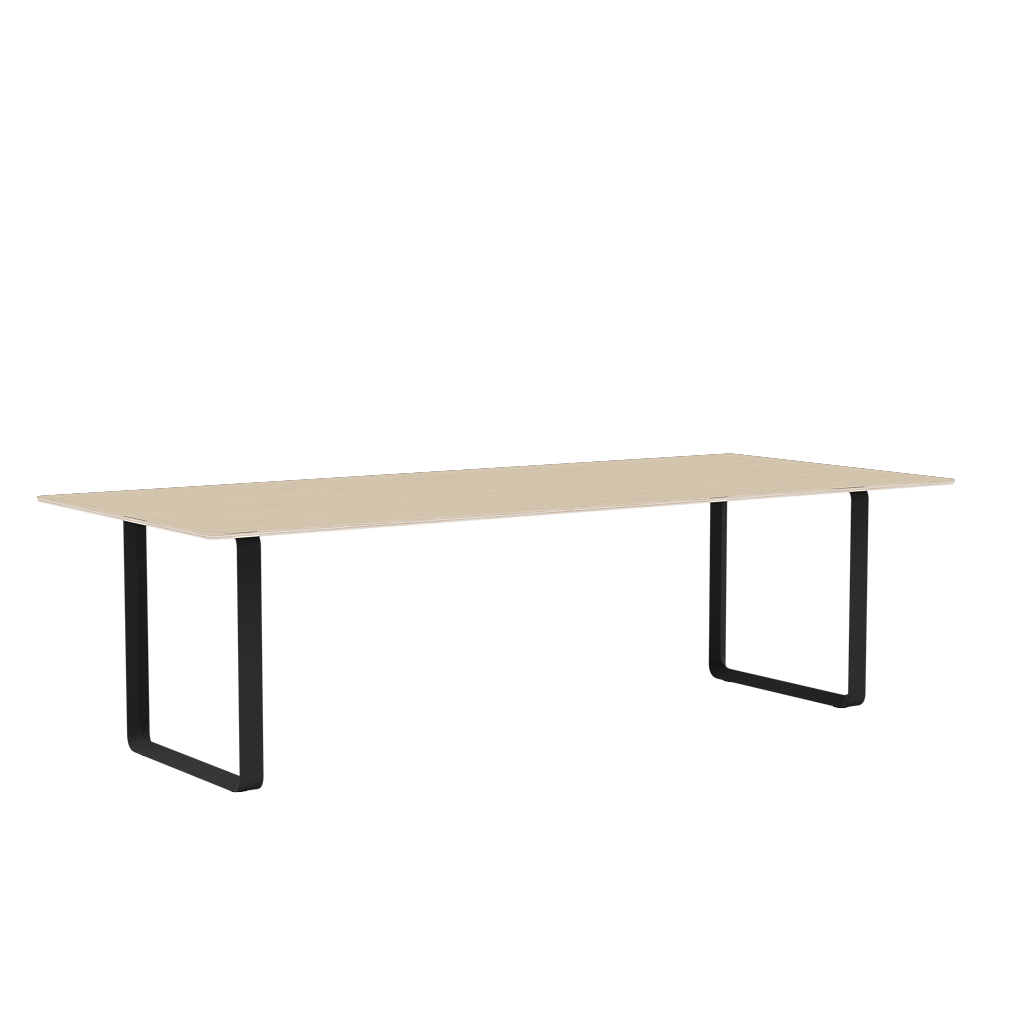 Eettafel 70/70 van eikenhout met zwarte basis