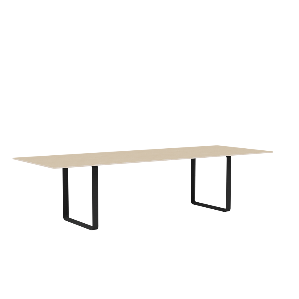 Eettafel 70/70 van eikenhout met zwarte basis