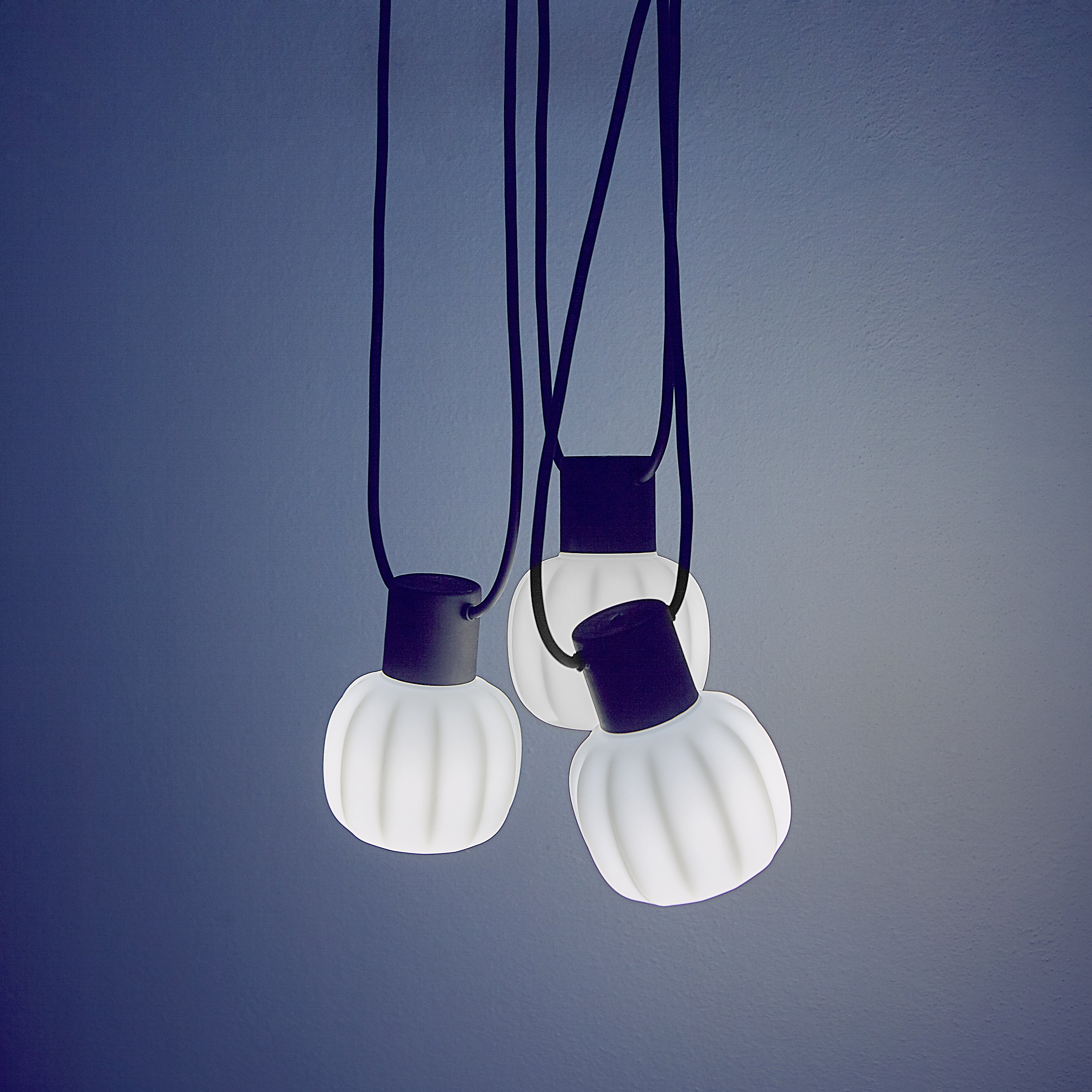 Lampa wisząca zewnętrzna KIKI biały z czarnym