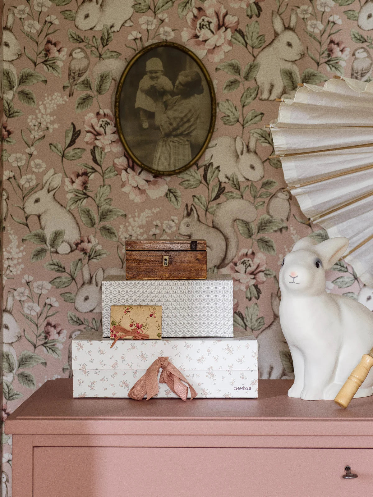 Children's wallpaper with a plant and animal theme MAGIC FOREST powder pink