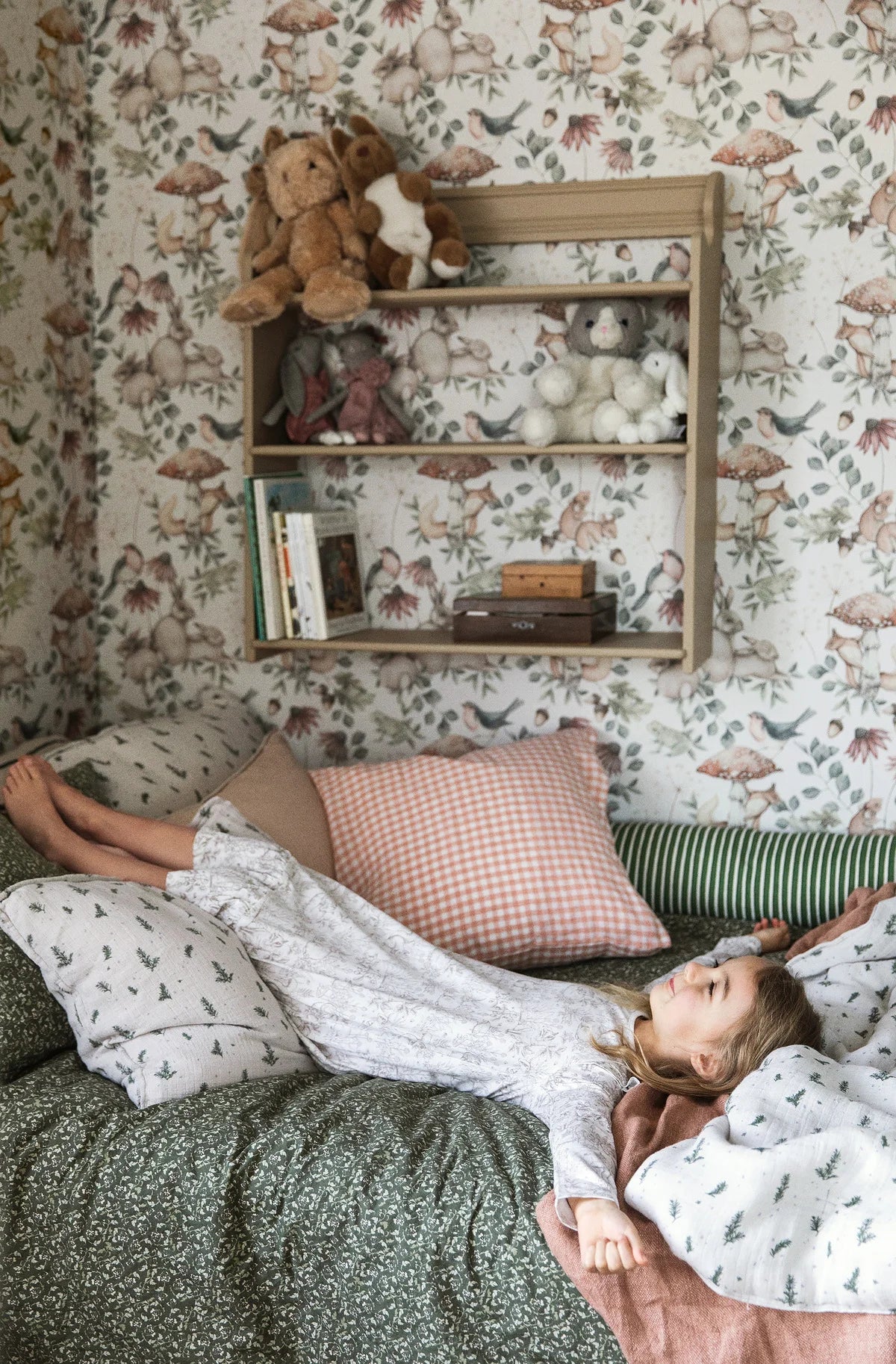 MINOU Beige Animal-Themed Children's Wallpaper