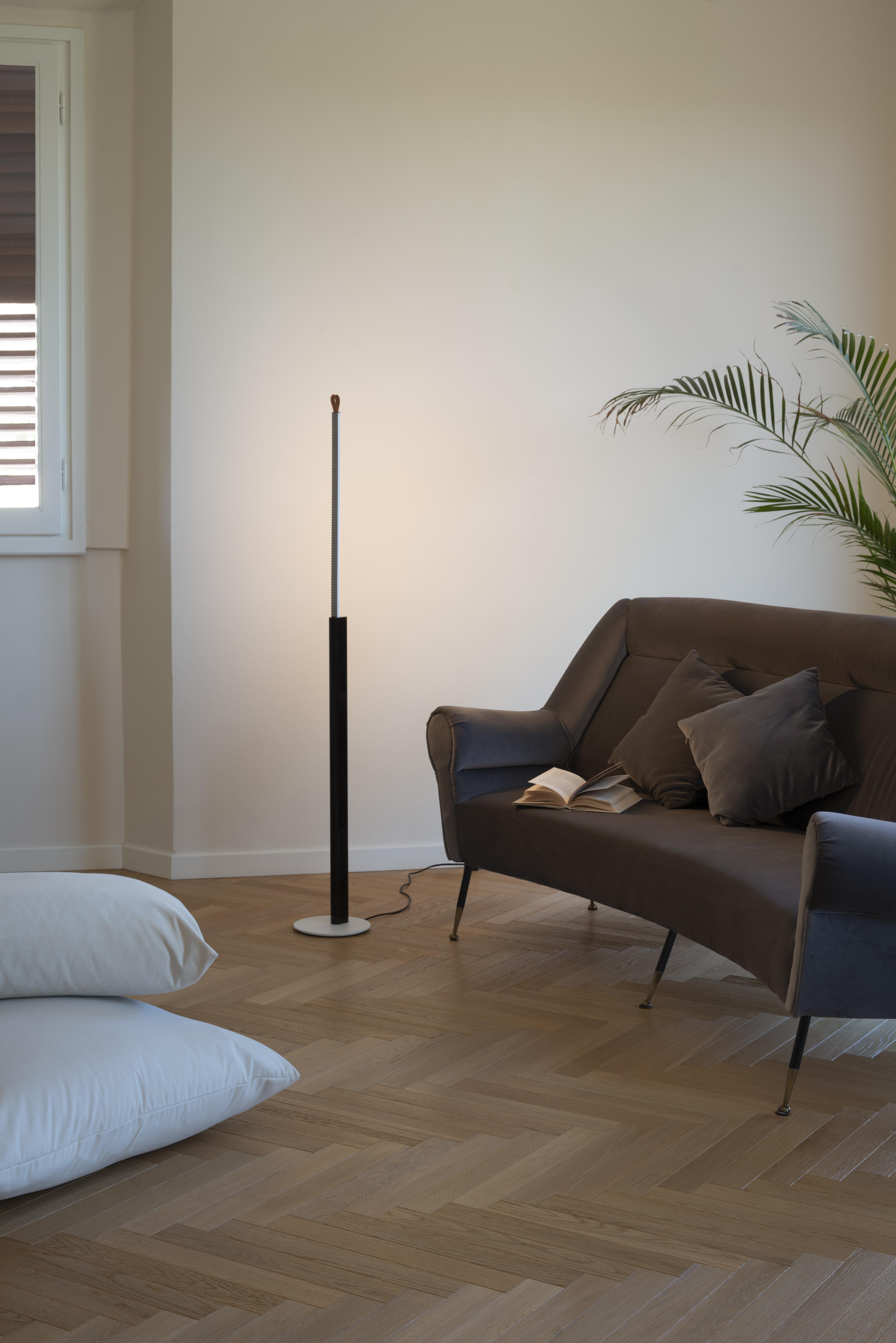 Vloerlamp METRICA glanzend wit