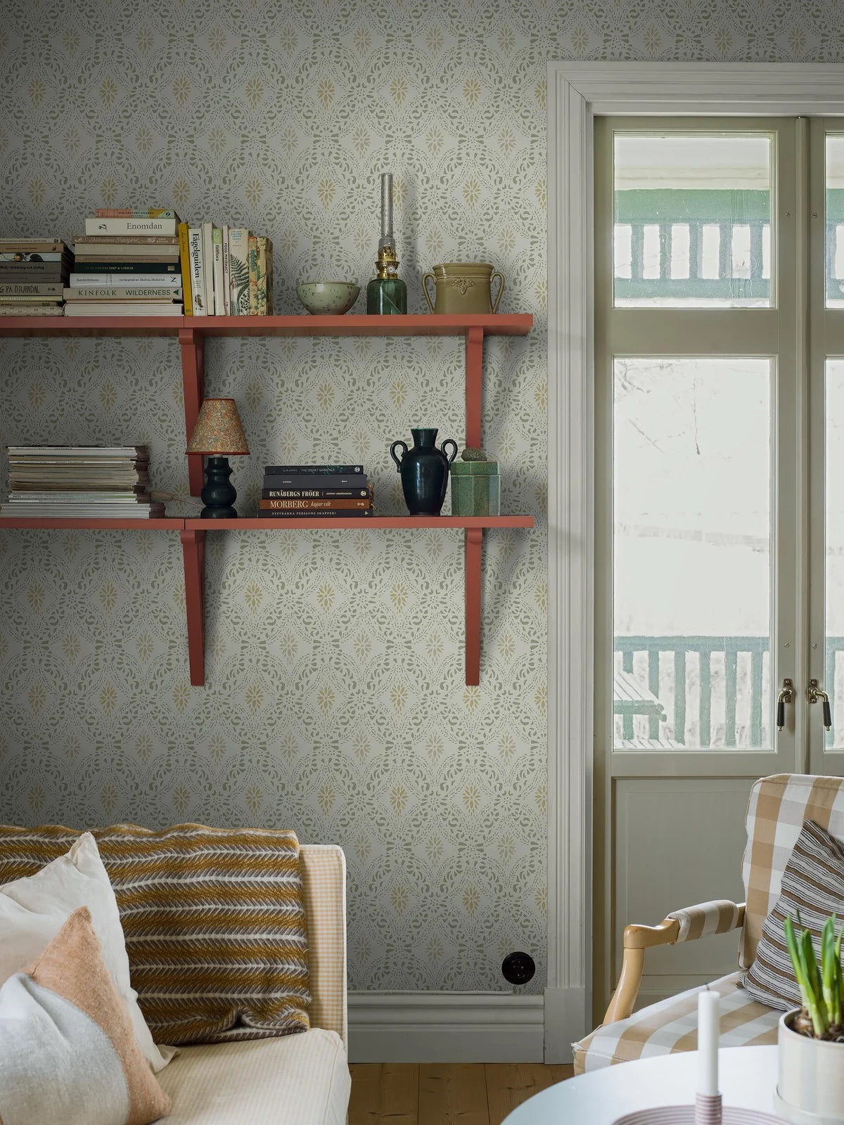 Vliesbehang van papier met geometrisch patroon KVARNHOLMEN wit met groen