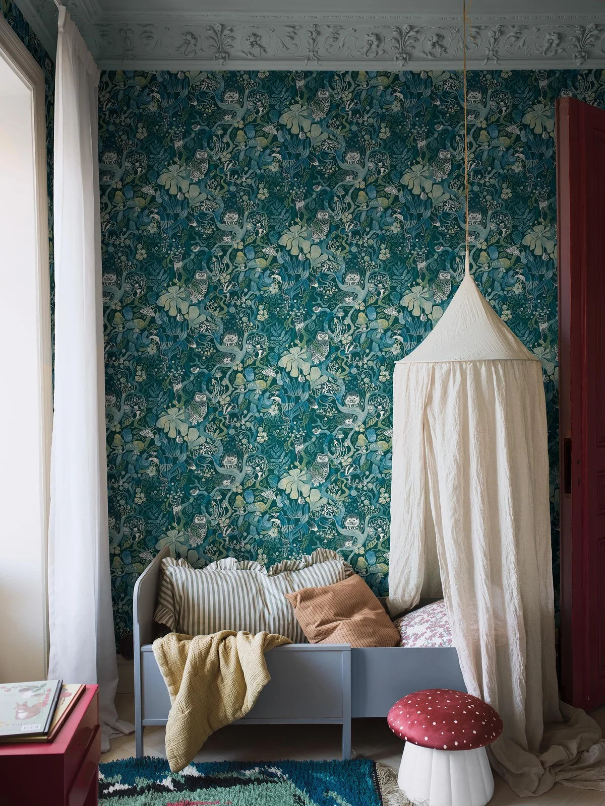 Kindertapijt met een sprookjesachtig bosmotief MAGIC WOODS turkoois