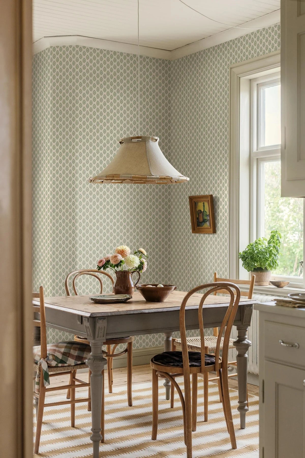 Tapete mit floralem Muster SIBYLLA cremefarben mit Blau