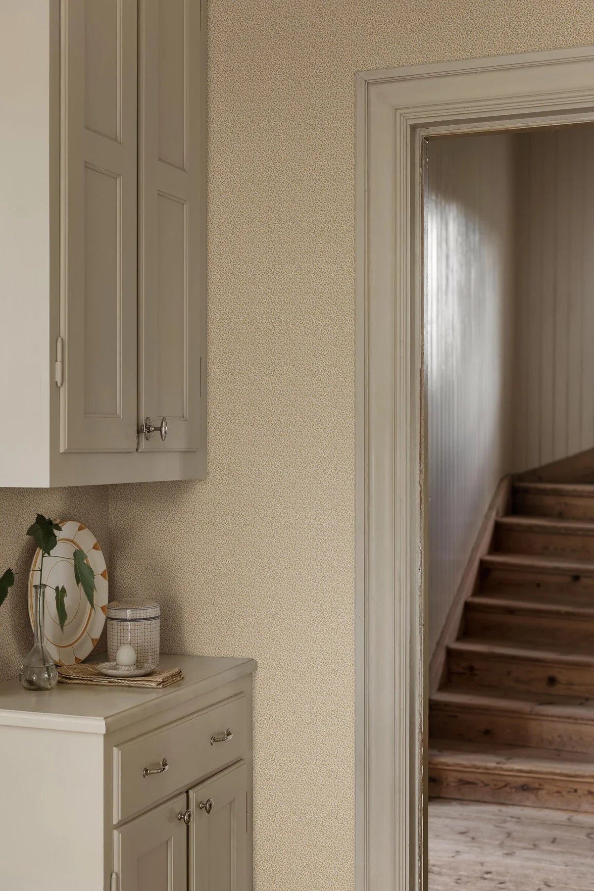 Behang met plantenmotief IDA geel met wit