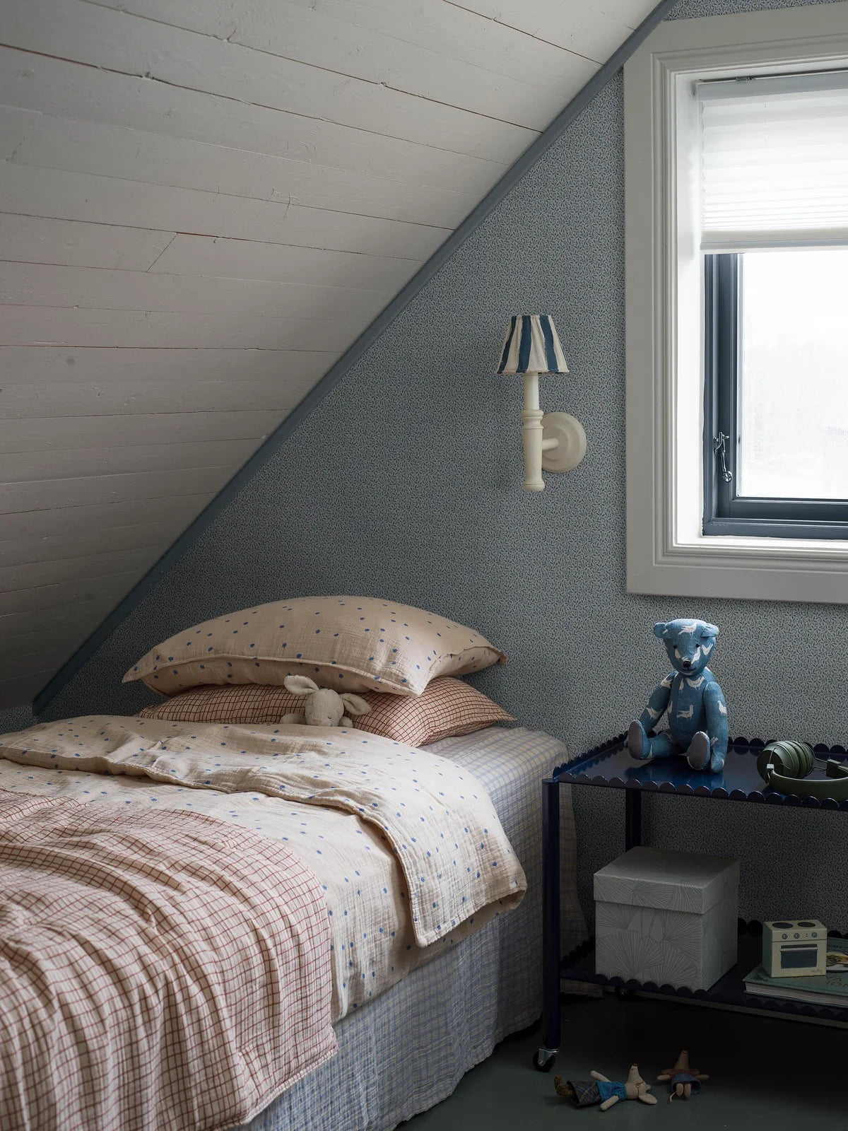 Tapete mit Pflanzenmotiv IDA blau mit Weiß