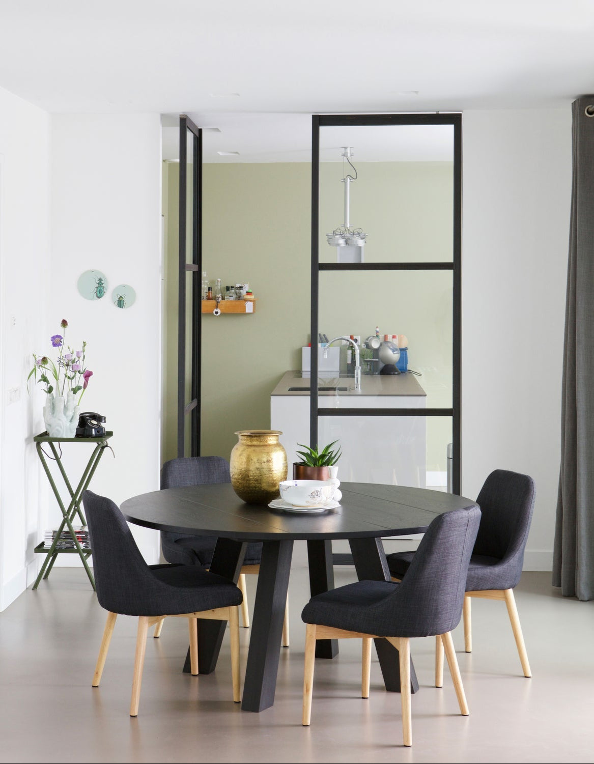 Rhonda Round Tisch schwarzer Eiche Holz