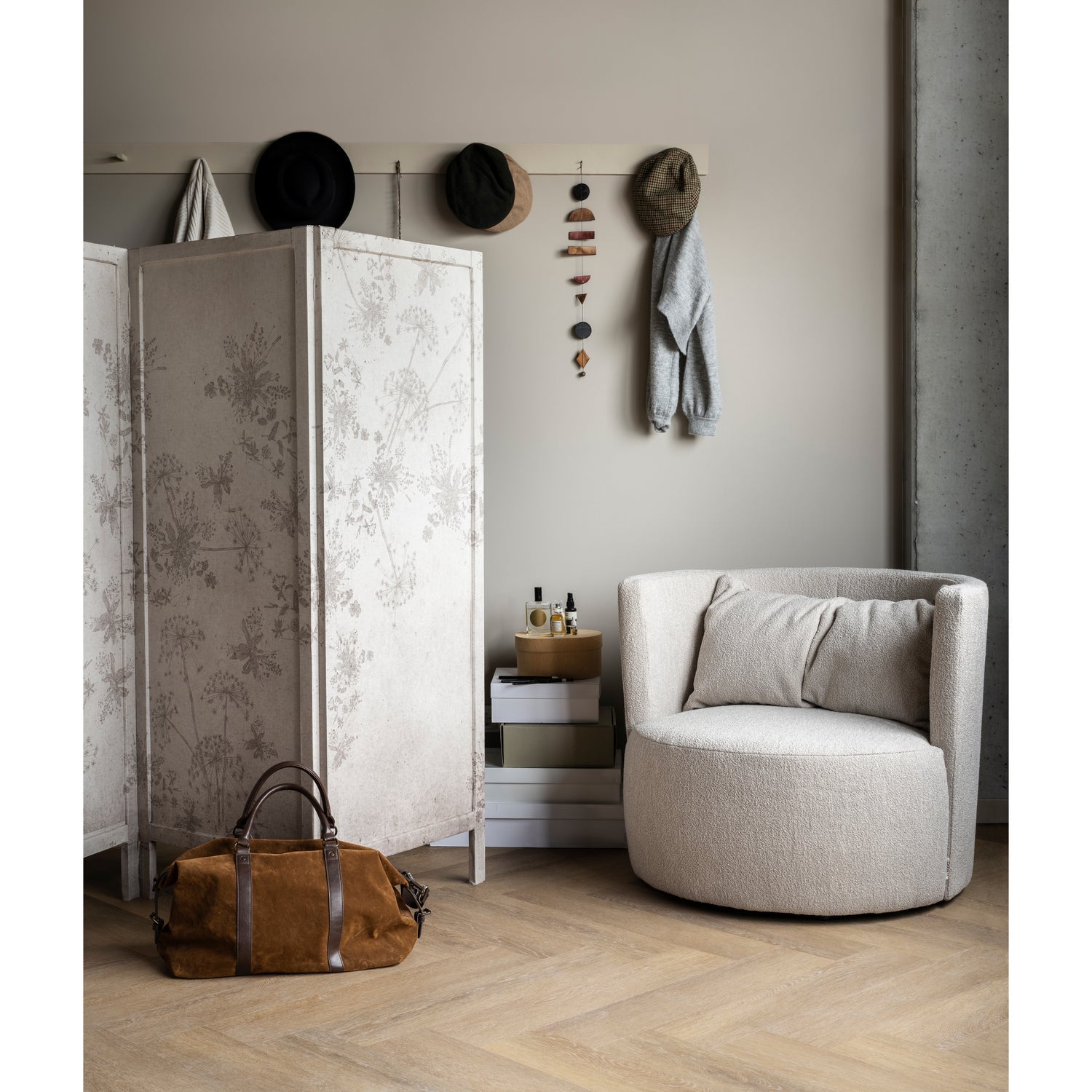 EXPLORE Armchair Gray Boucle