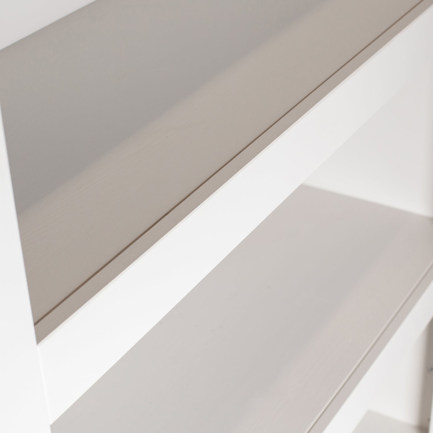 Öffnen Sie die Website Bonk Light Grey Pine