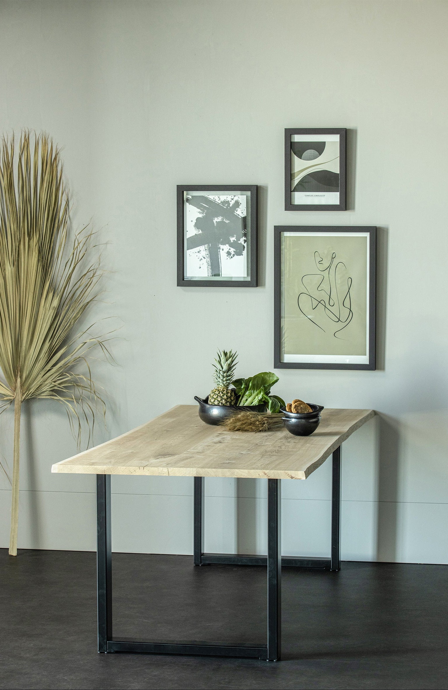 Tafel TABLO TREE met zwarte U-vormige basis