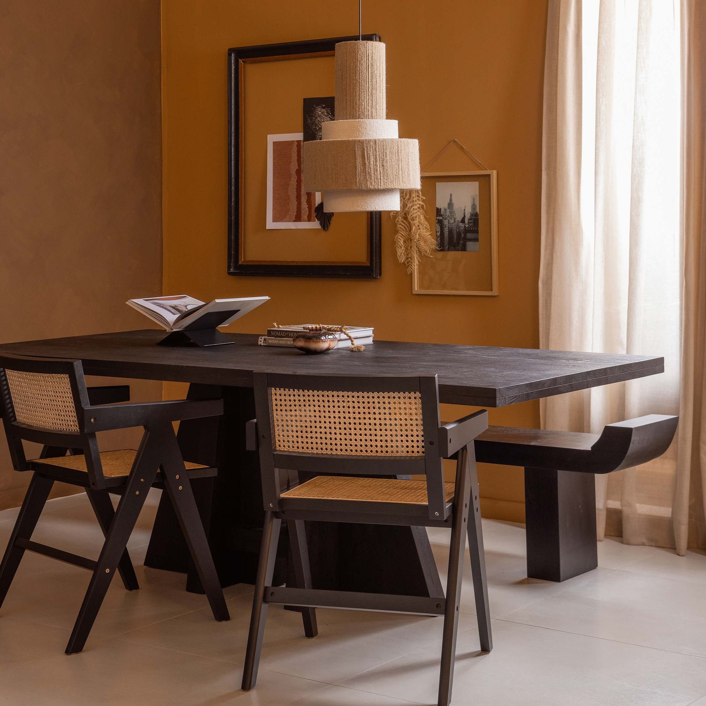 Tisch Kean Black Mango Wood