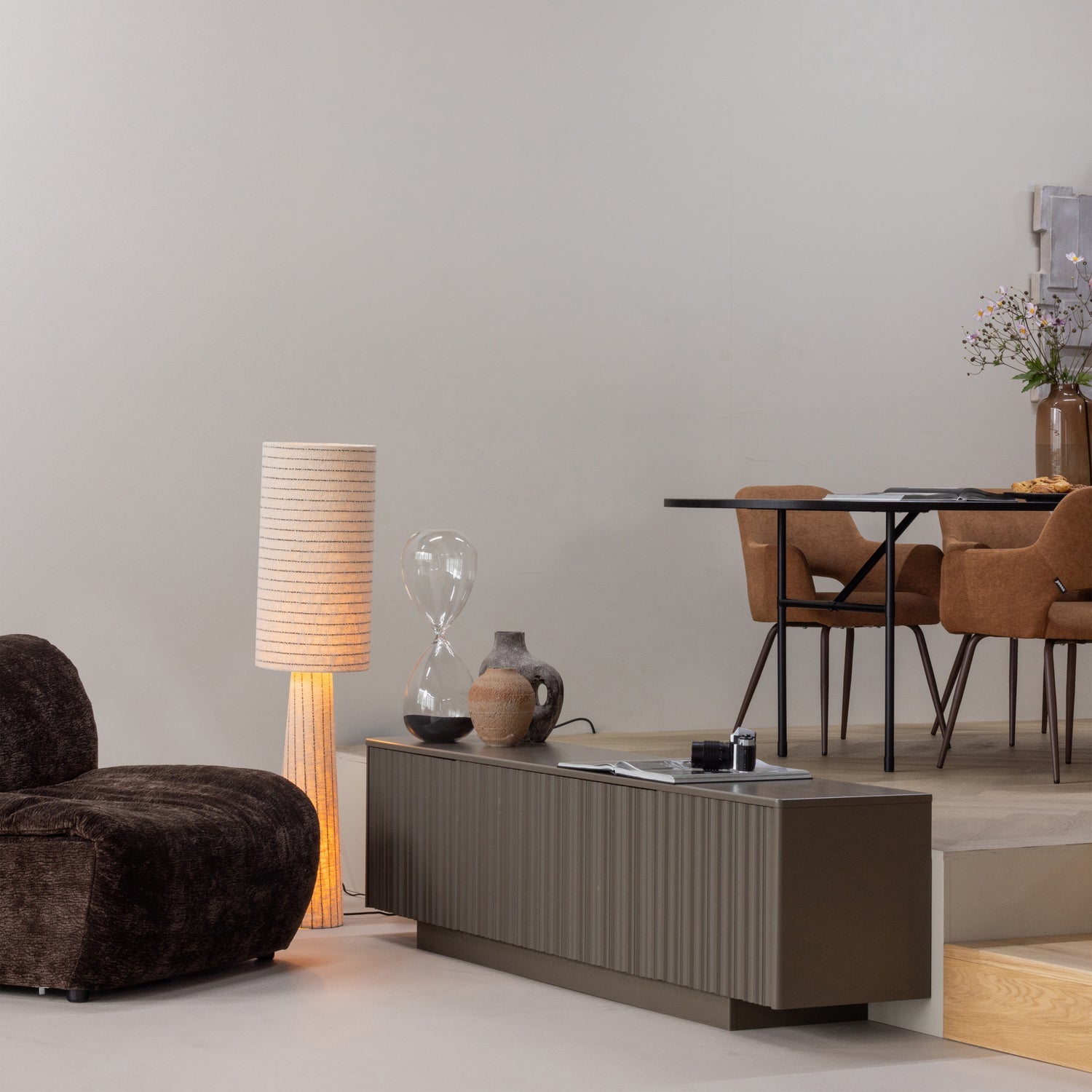 Stehlampe LOFT creme mit schwarzen Streifen