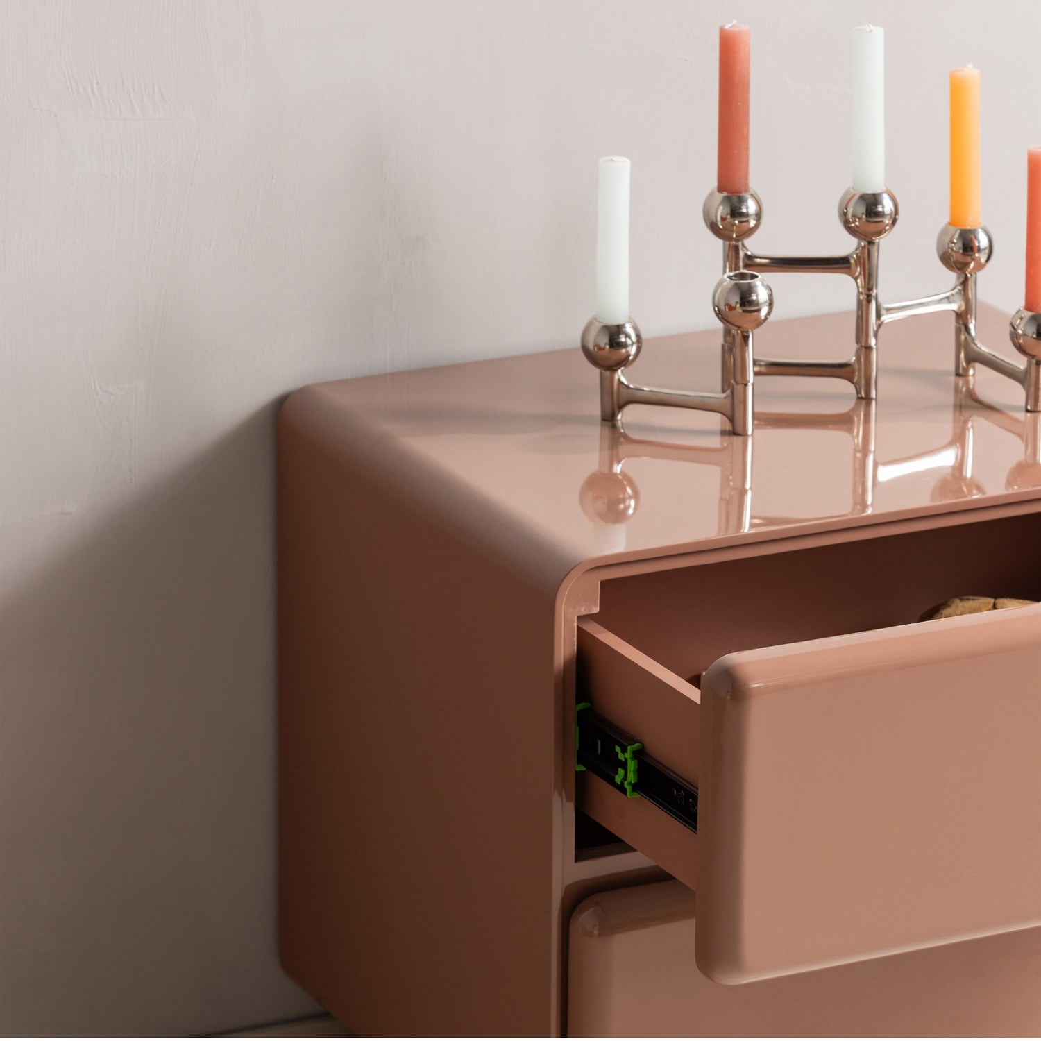 LUSTRA Nightstand in Dusty Pink