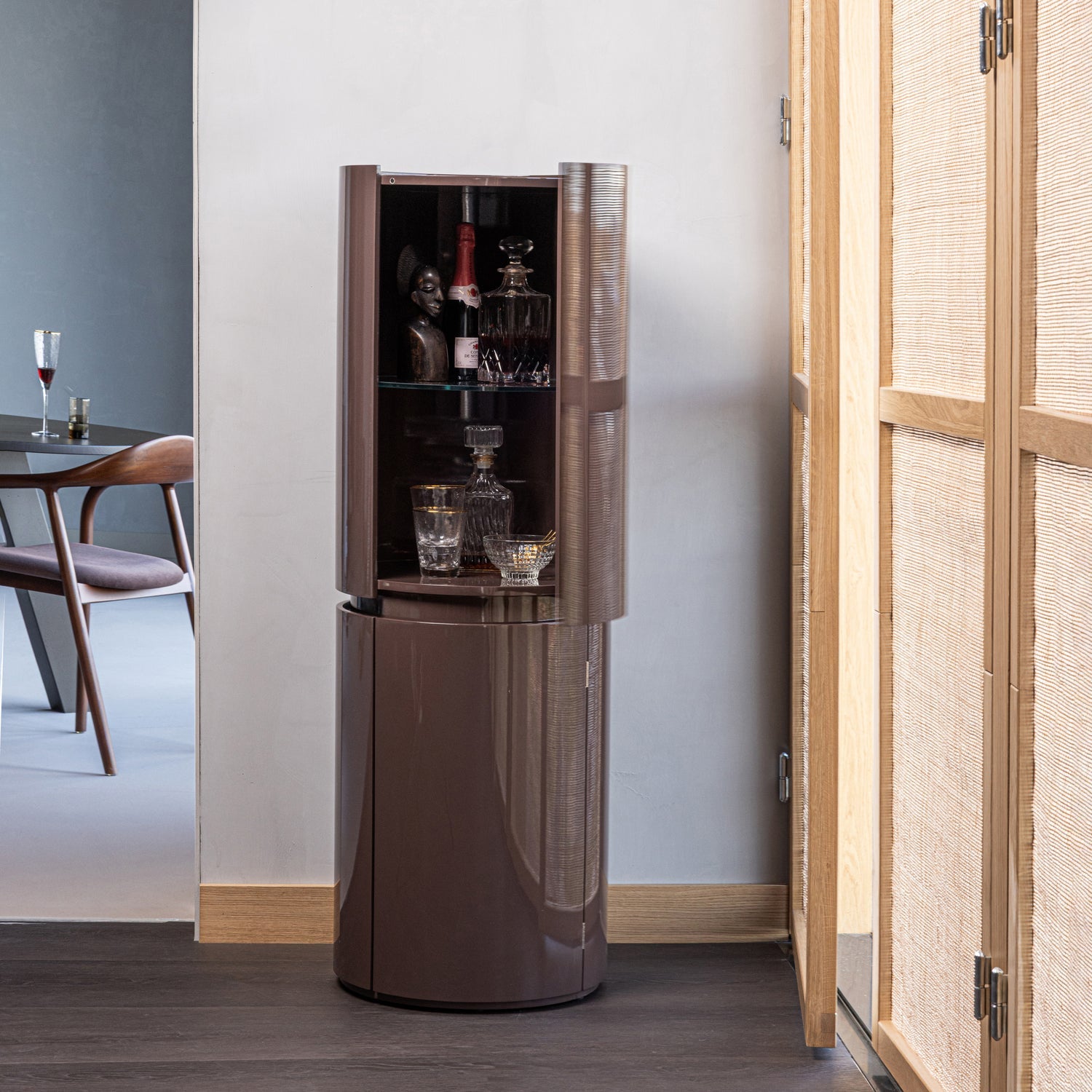 2-deurs kast SERA bruin