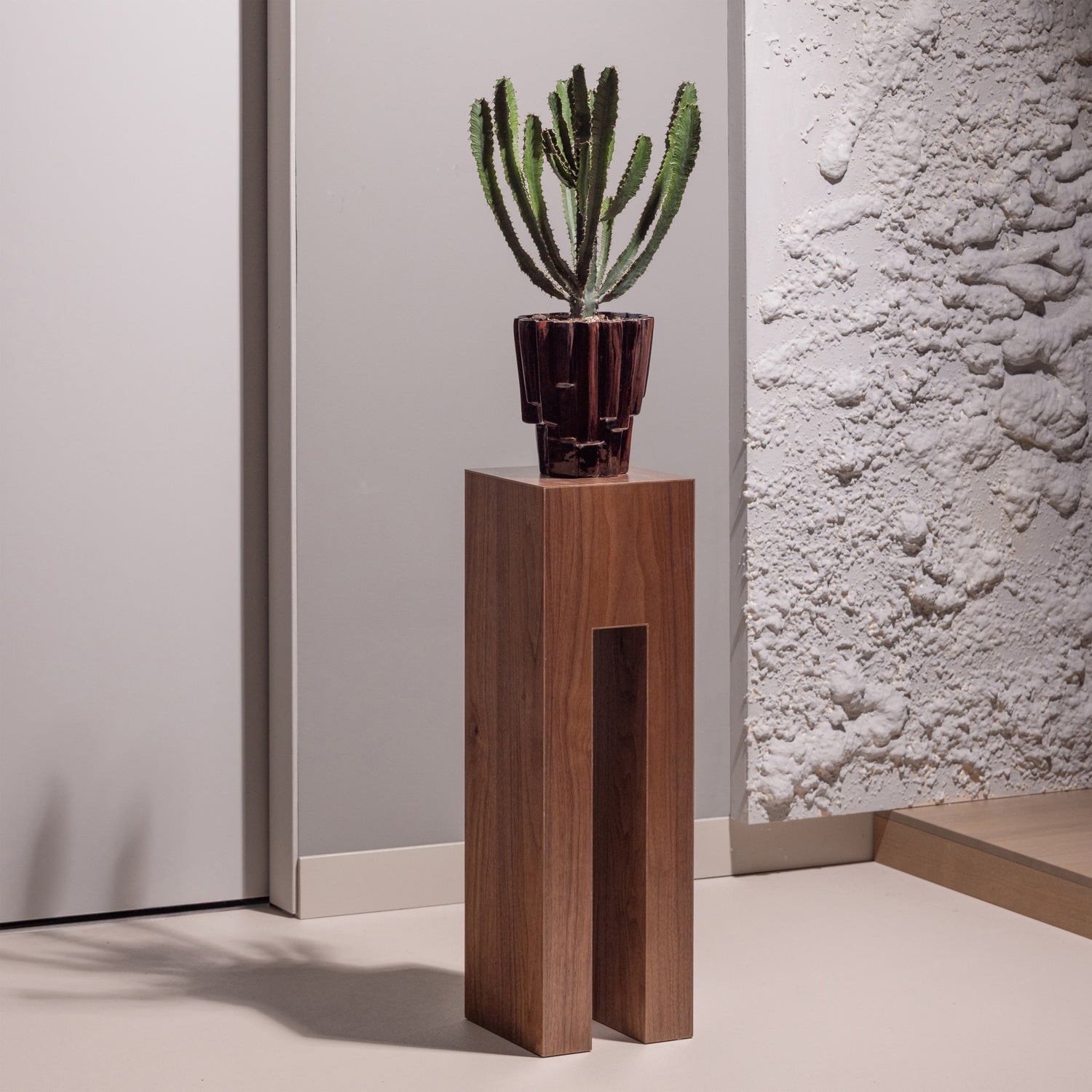 Kwietnik PLANTOR dunkelbraun Nussfurnier
