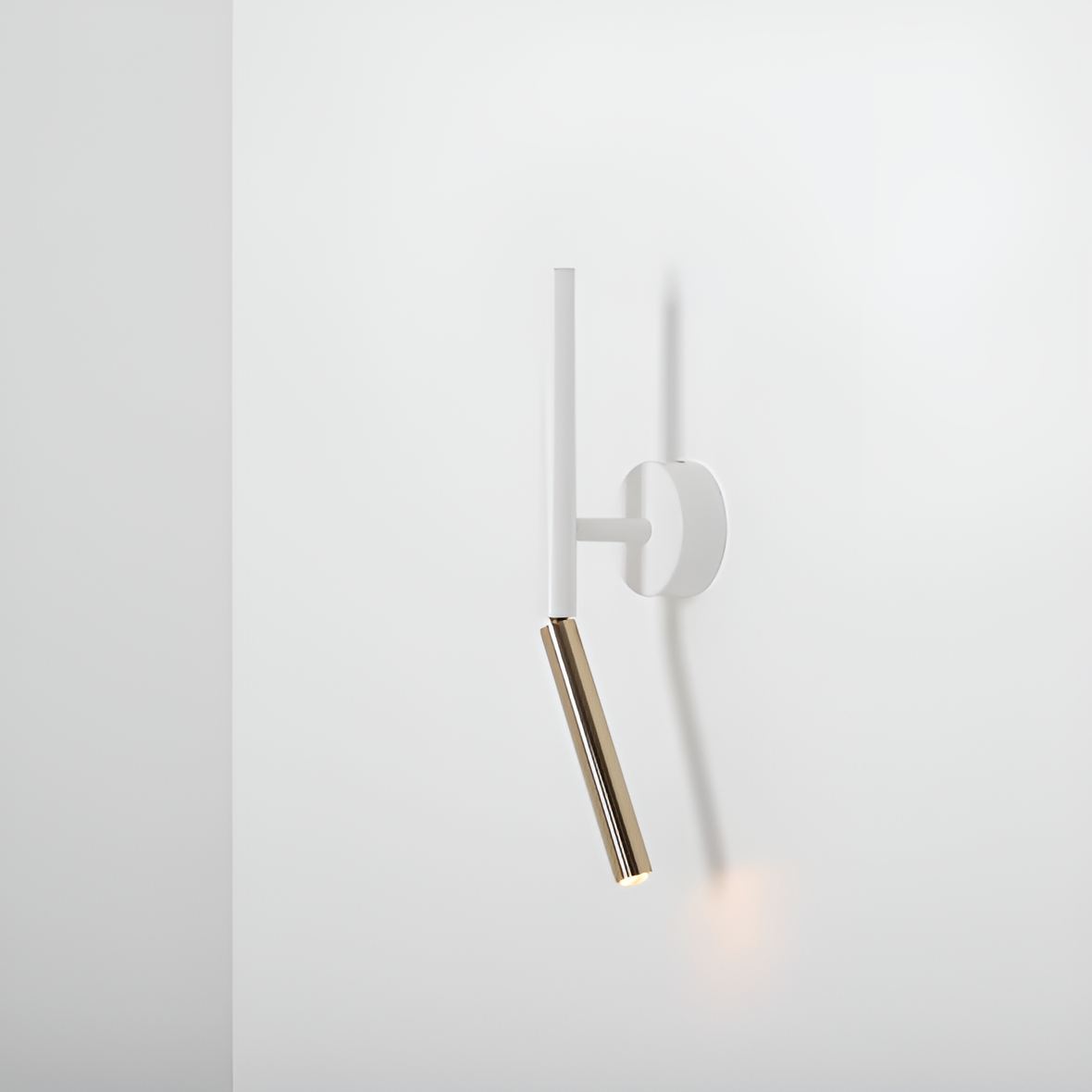 Wandlamp STICK wit met goud