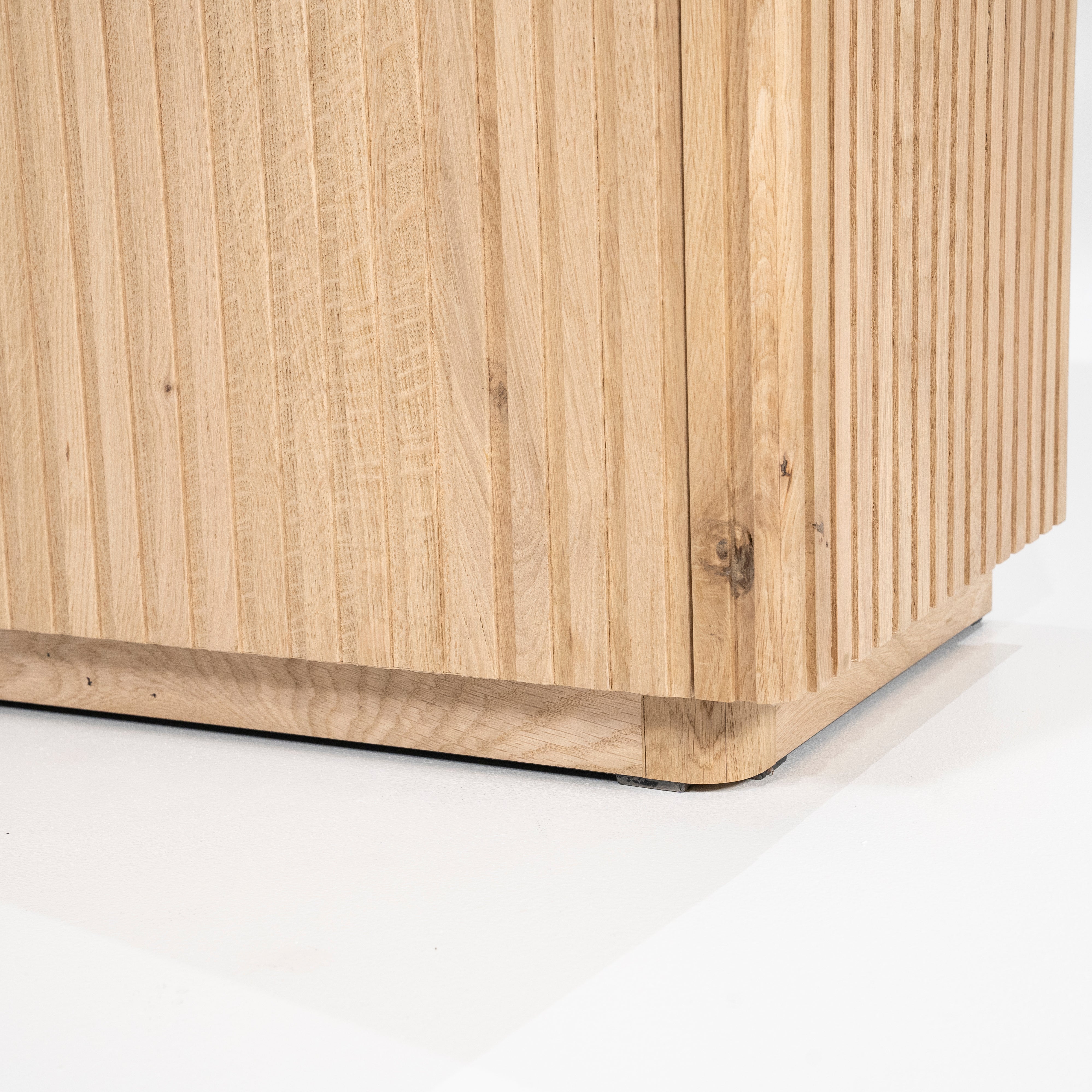 Kast ROSENBORG eikenhout