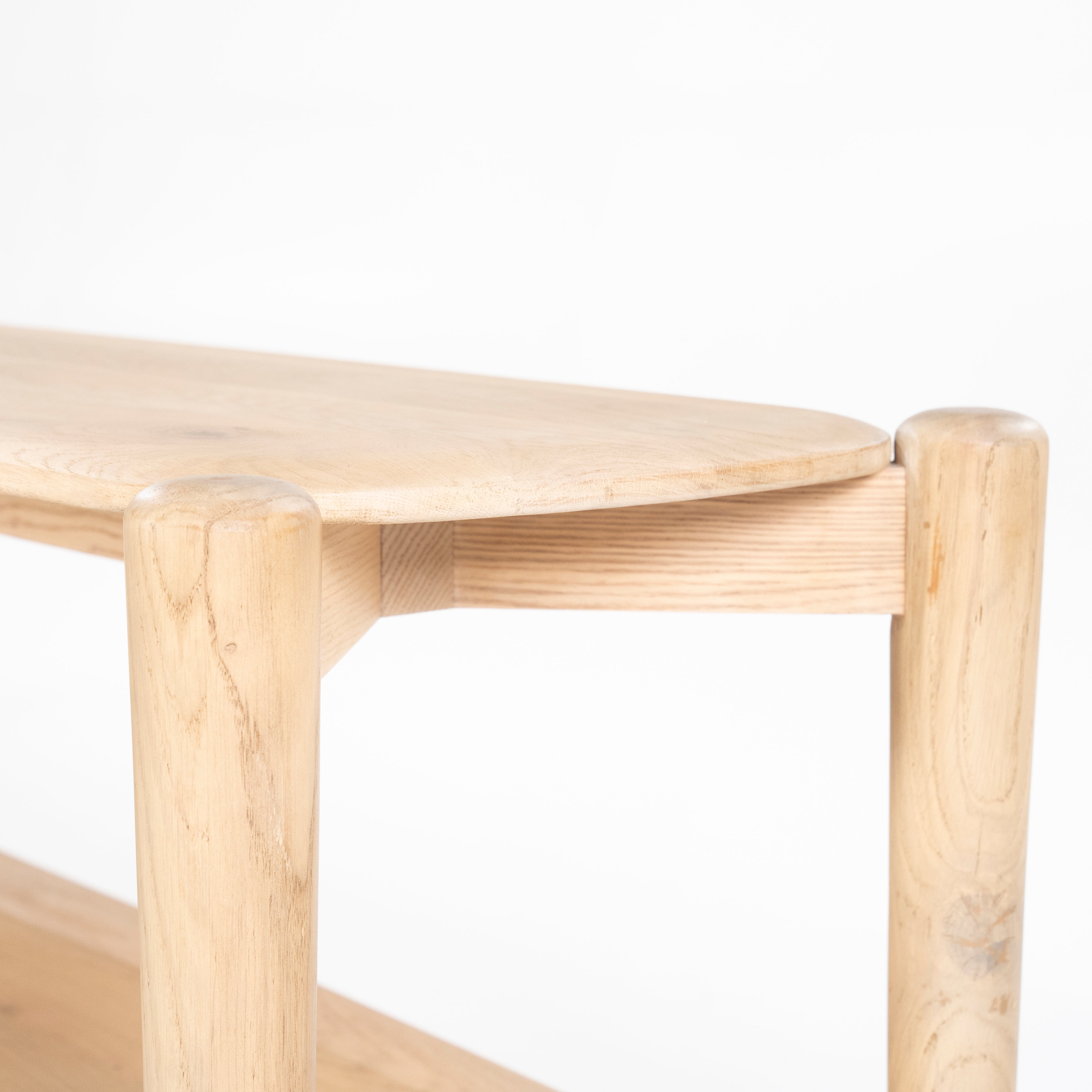 SELBU RTV-kast eikenhout