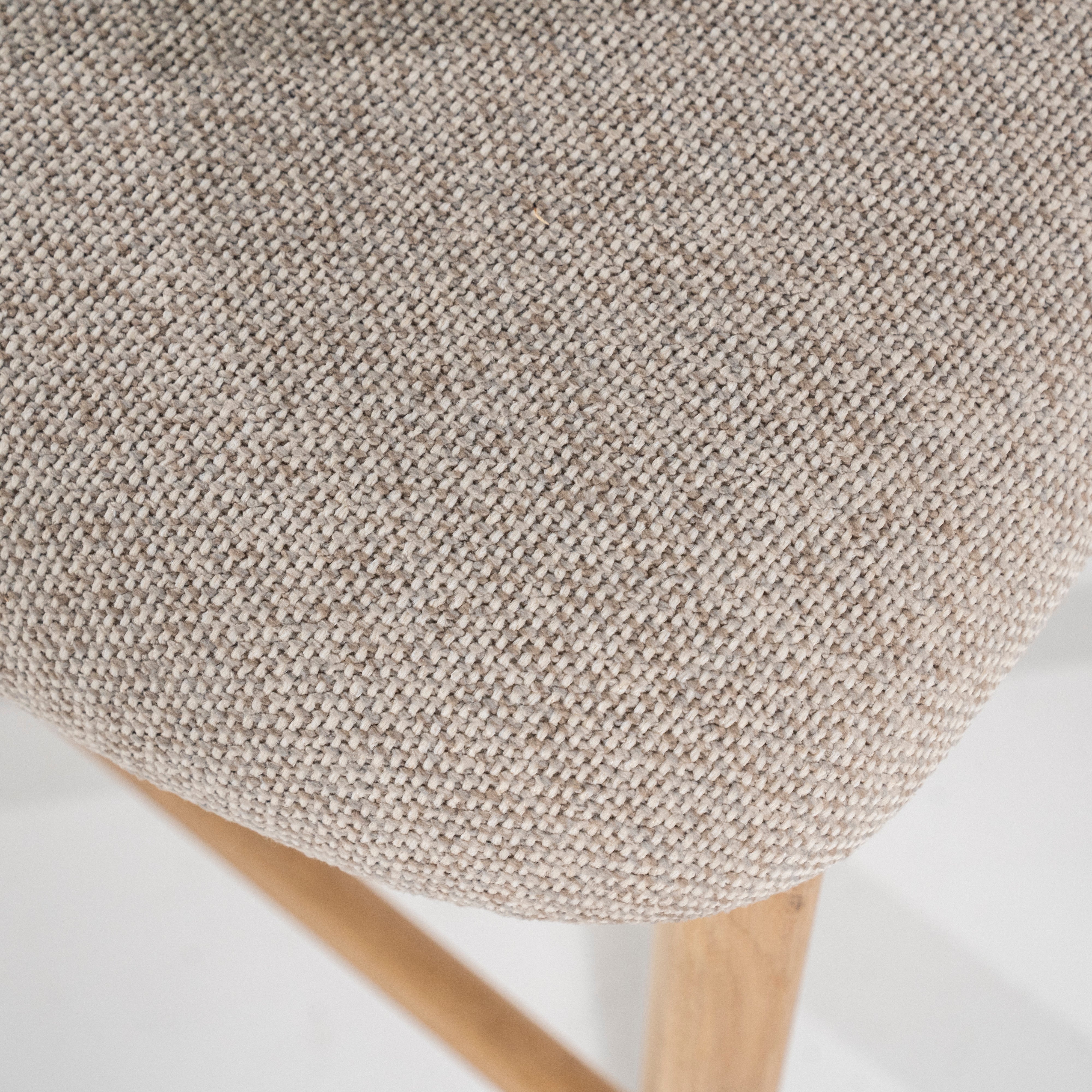 MIKKY taupe stool with oak base