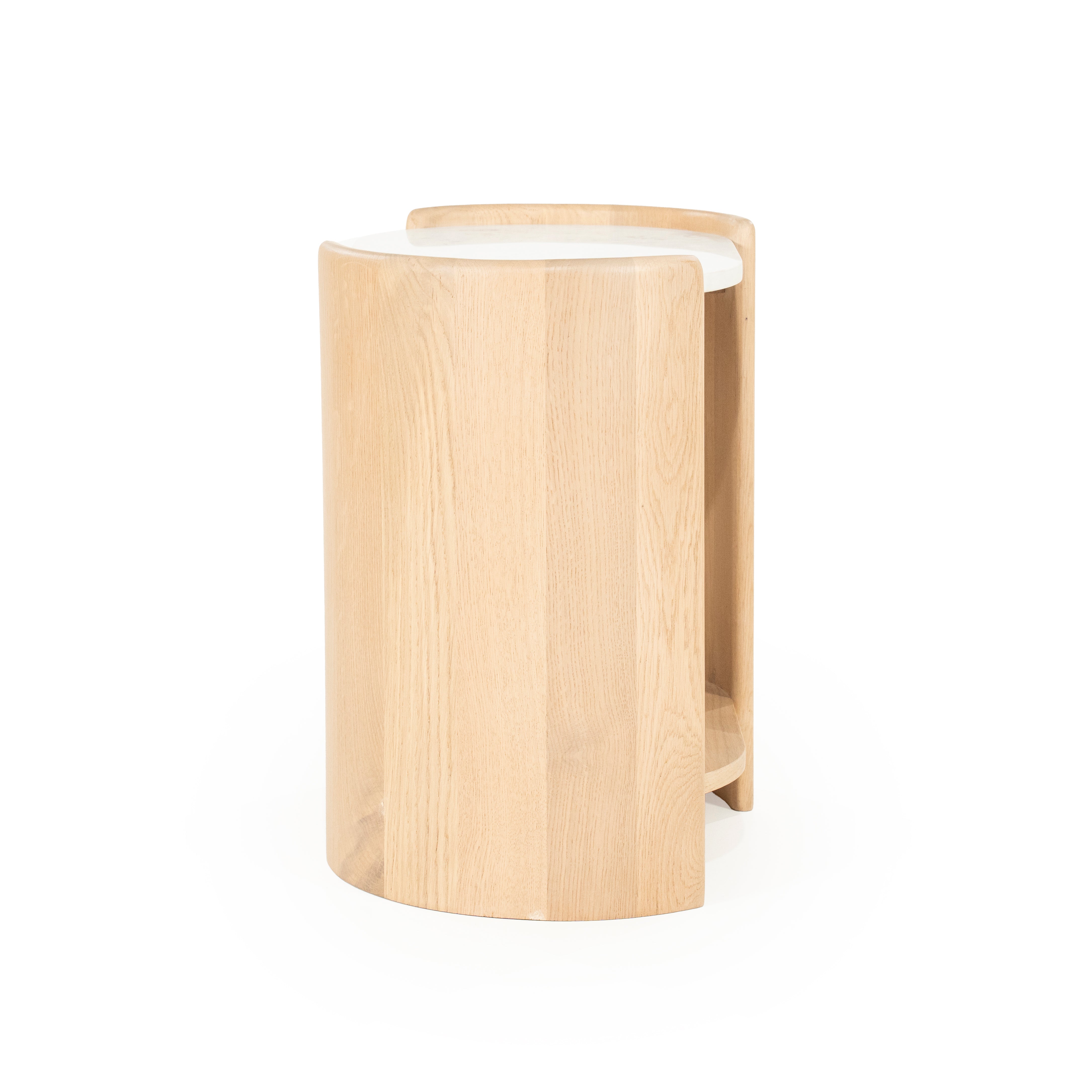 Zijtafel DON van eikenhout met een marmeren blad