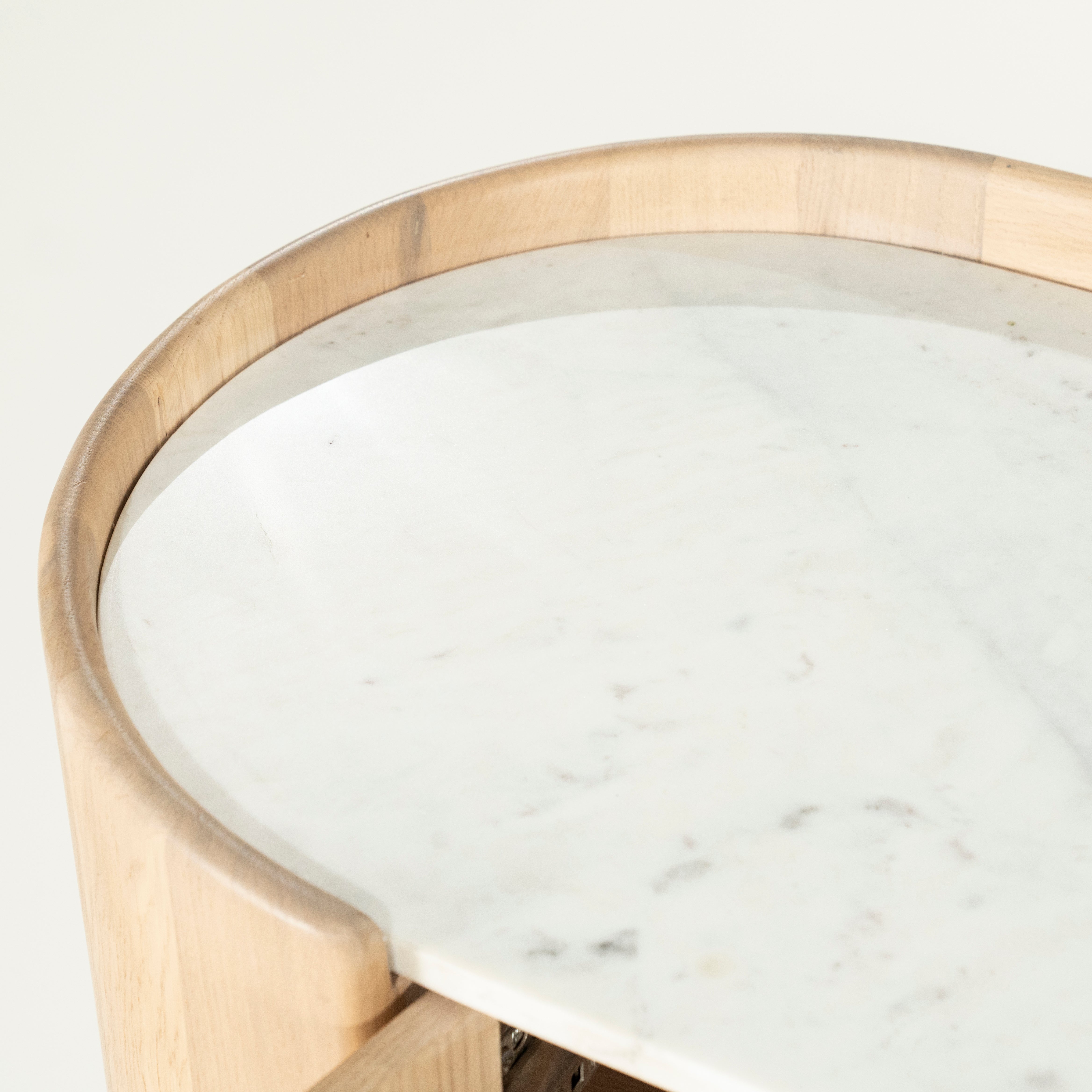 Dressoir DON van eikenhout met een marmeren blad