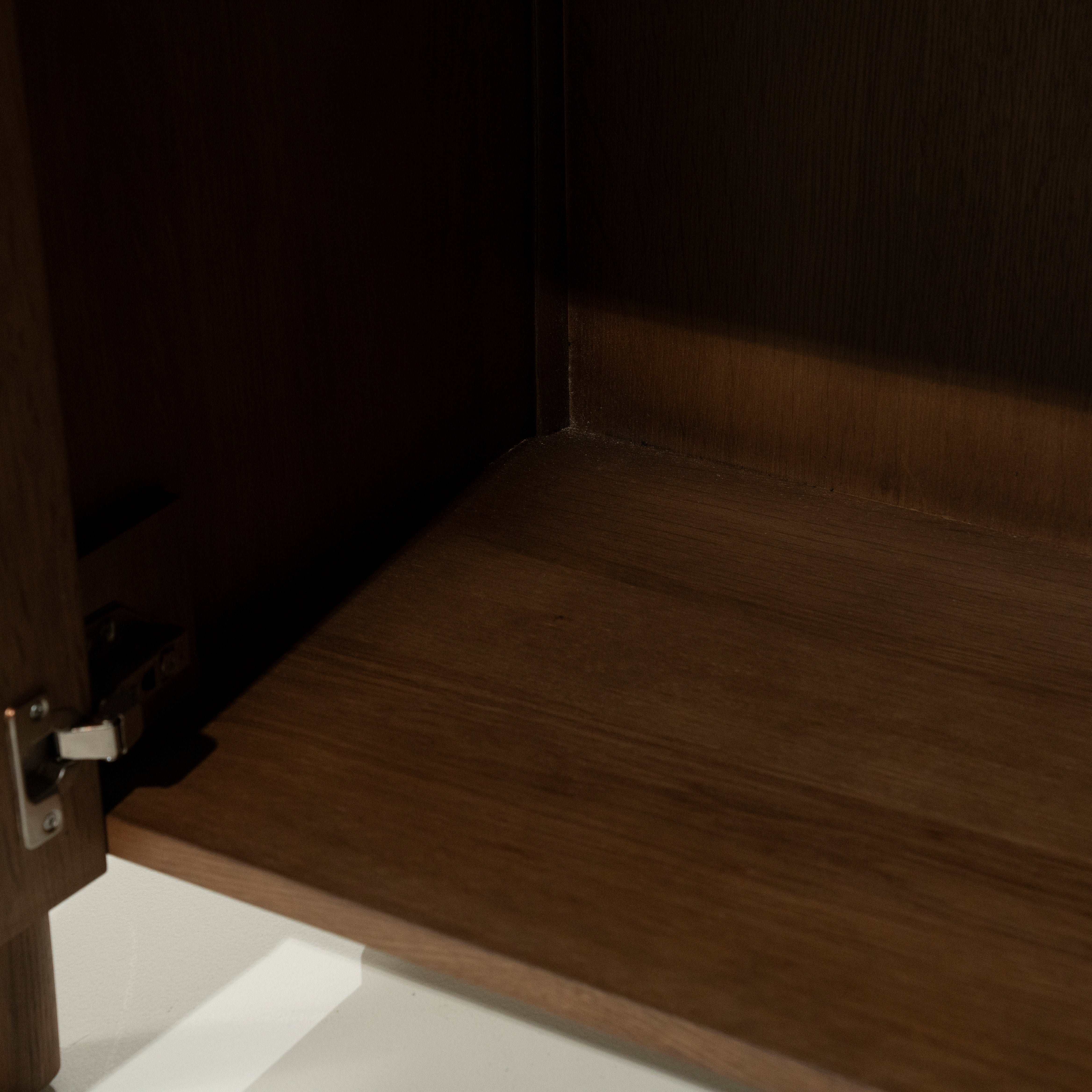 Kast JAKE donker eikenhout