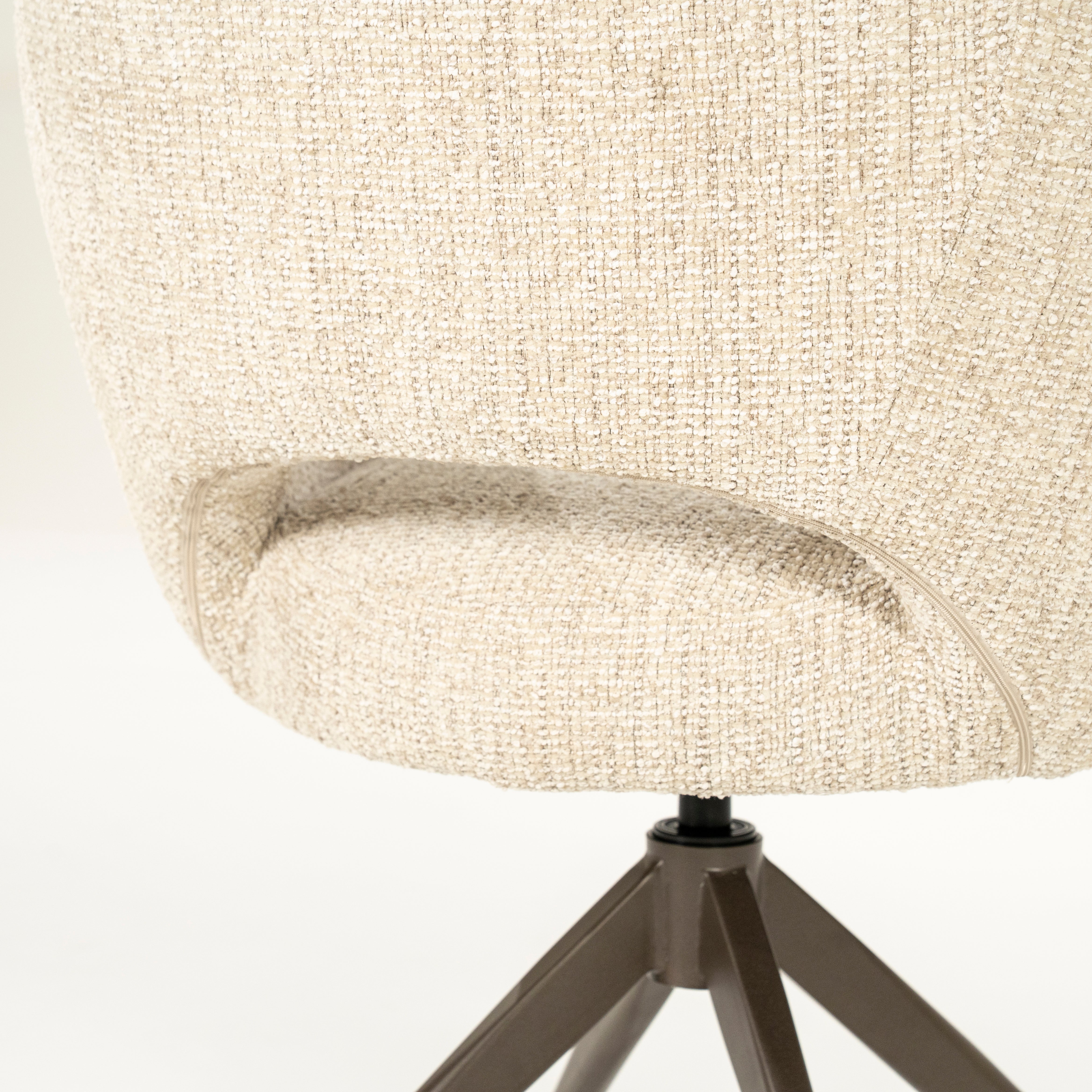 Drehstuhl ALISSA beige mit dunkelbraunem Fußteil