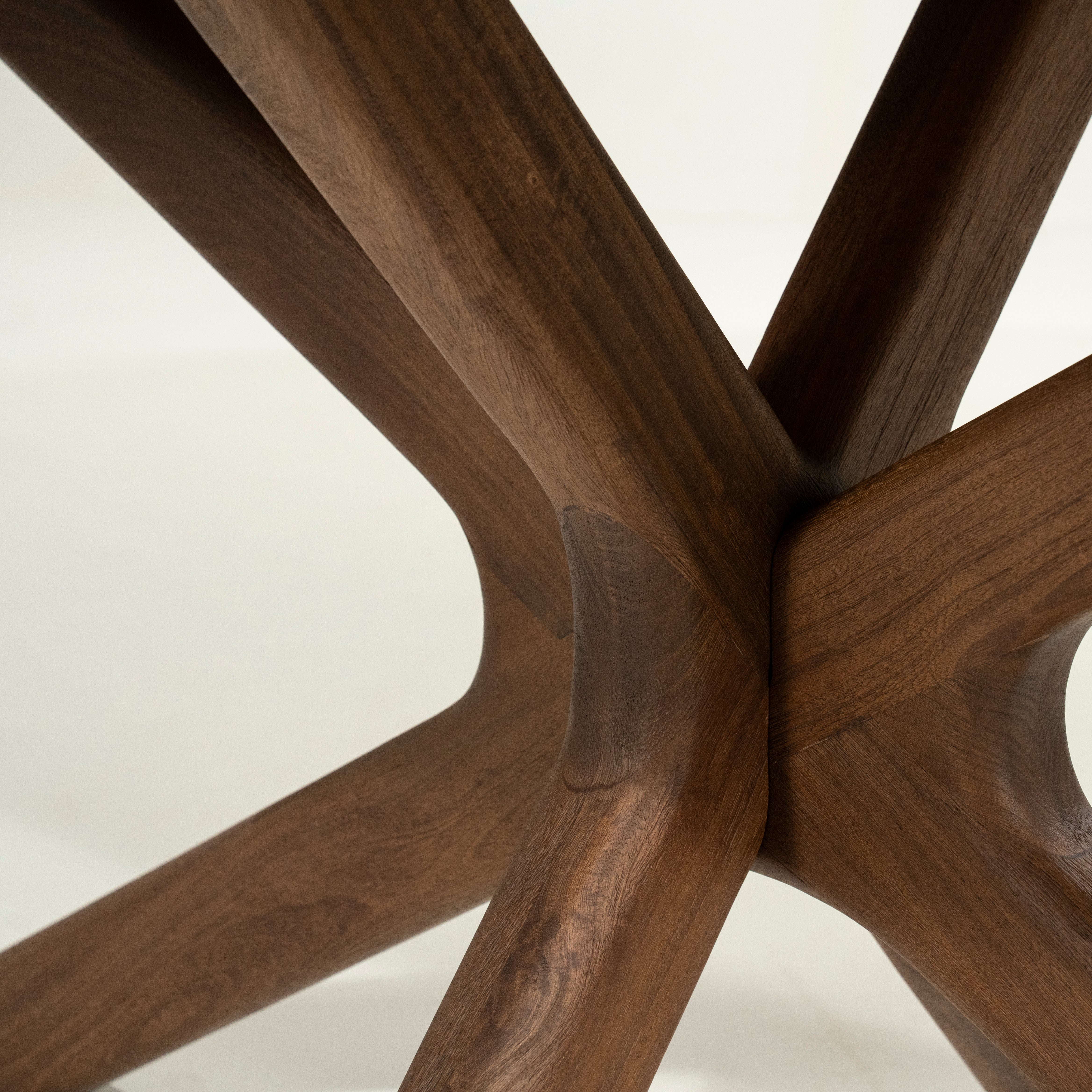 Stół owalny TYCHO ciemne drewno mango