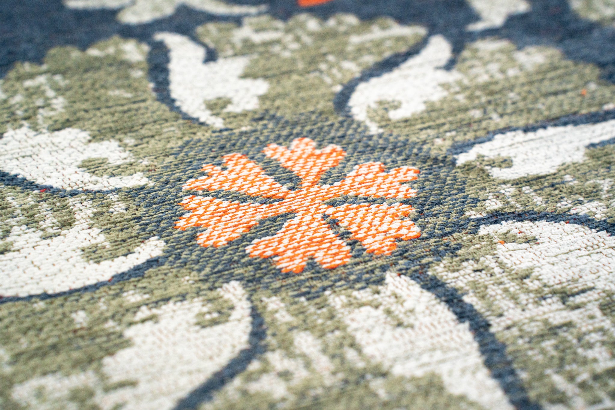 Vloerkleed SUZANI NORDIC blauw met grijs en oranje