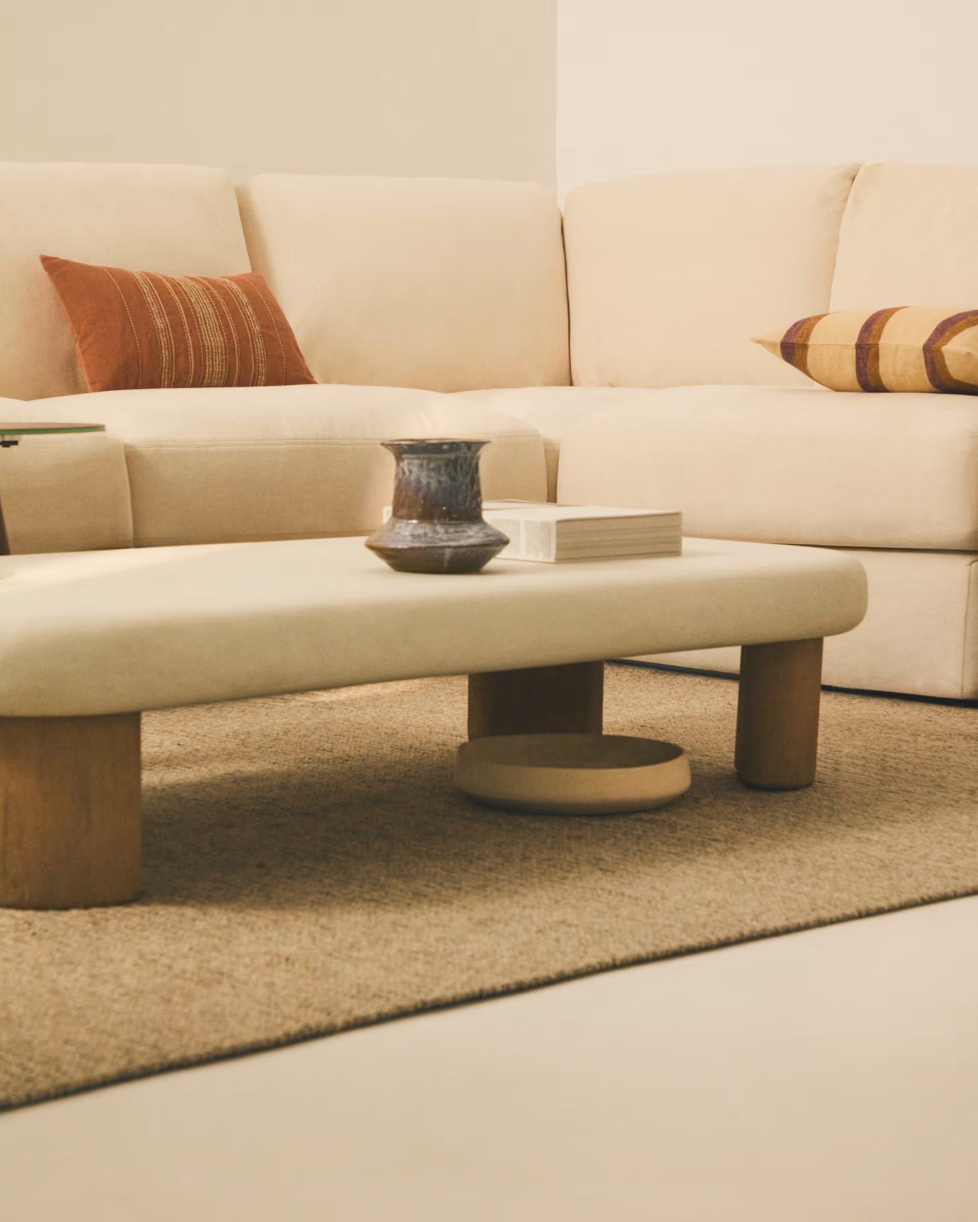 Ecksofa ALEA aus ecrufarbenem Chenille 