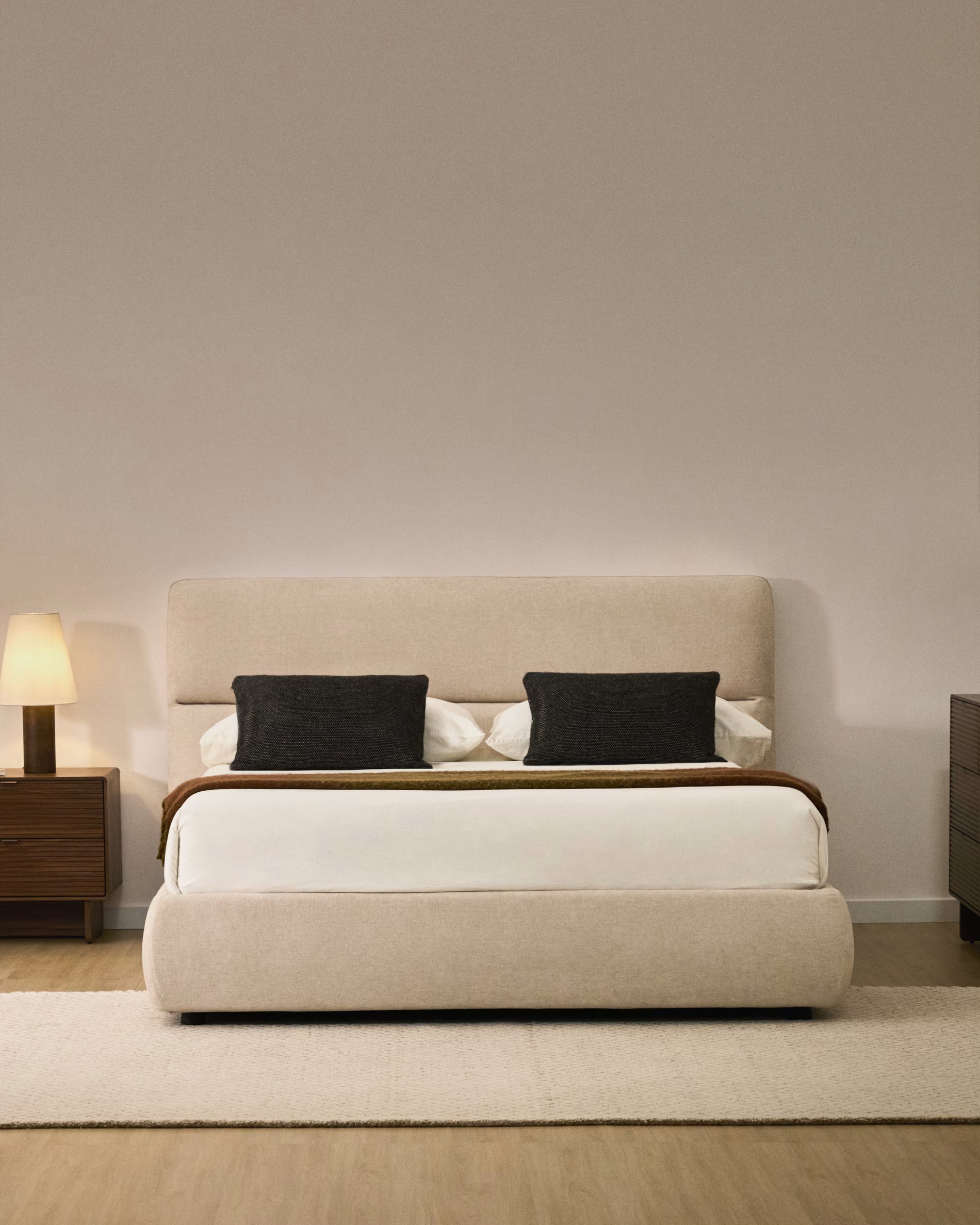 Bett mit Bettkasten DAFRA beige Chenille