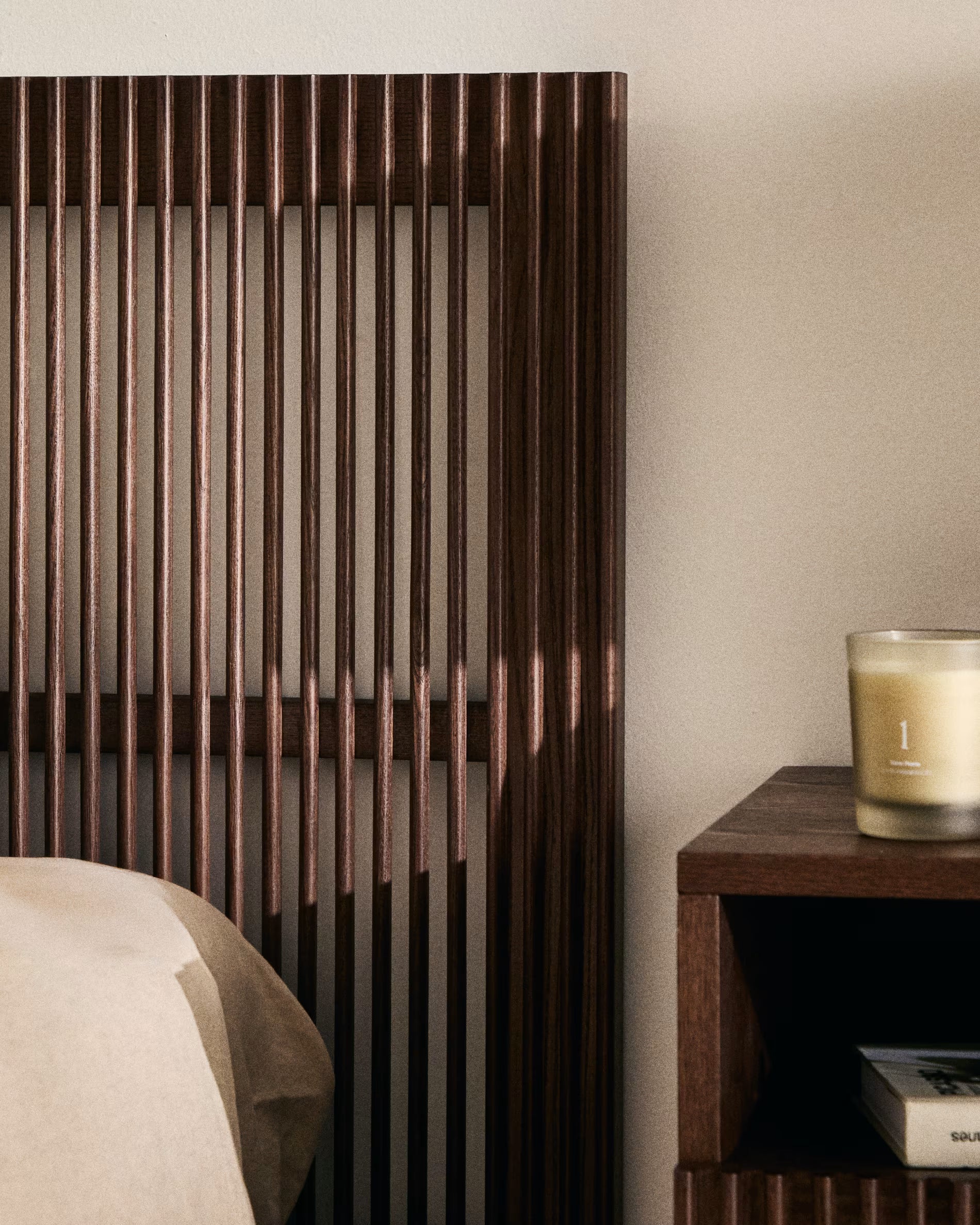 Kopfteil BEYLA dunkelbraunes Eschenholz