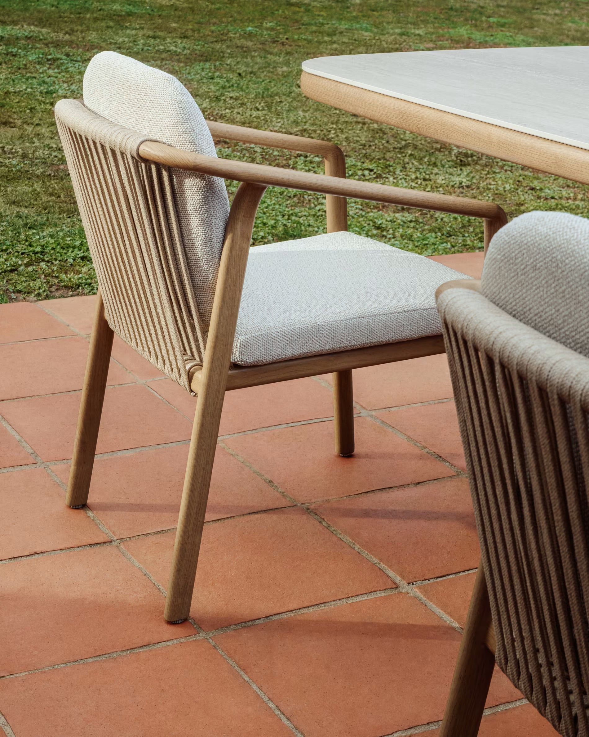 Tuinset MIRTIA ecru met aluminium basis met houtlook