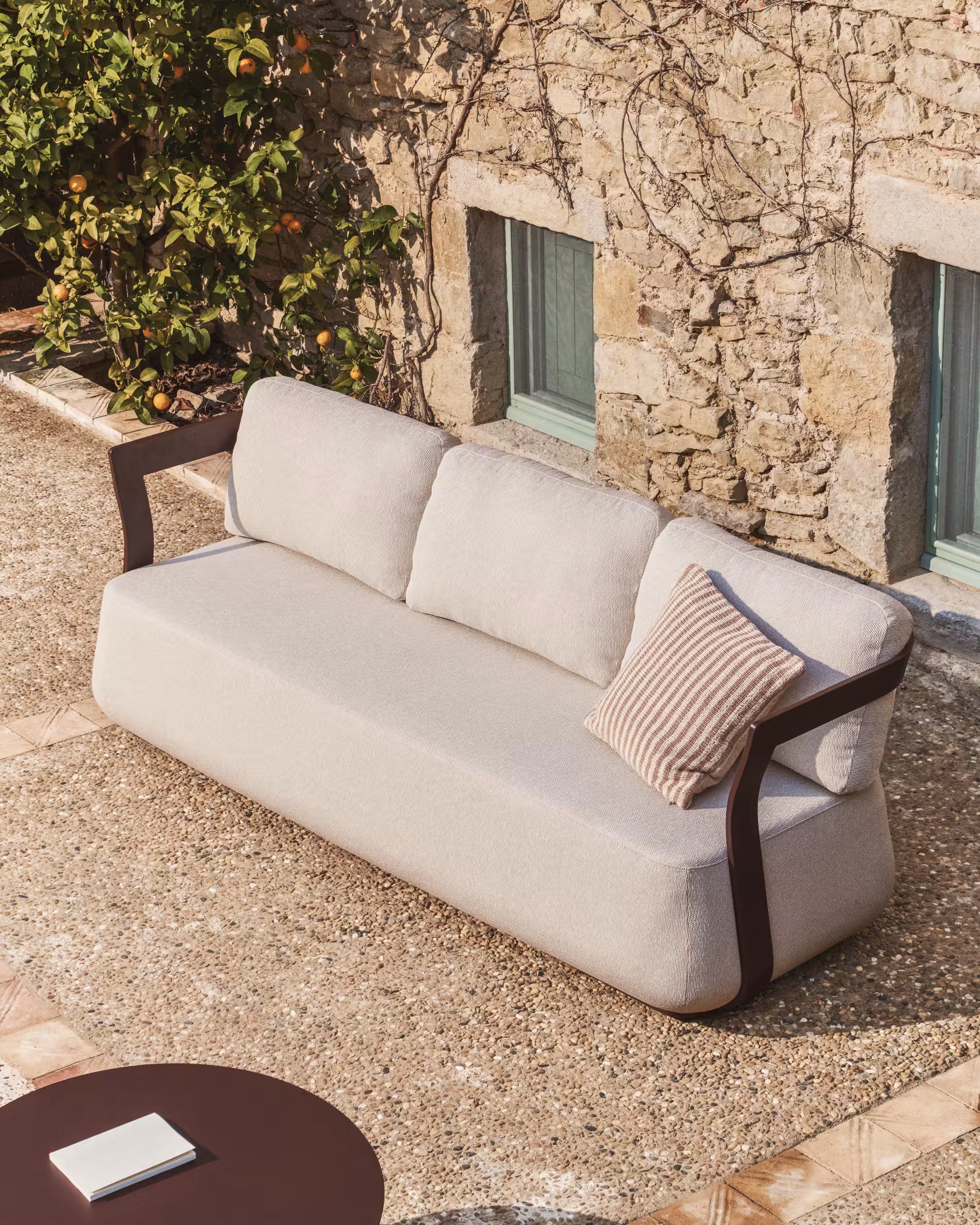 Garten-Sofa 3-sitzig TAMARIS ecru mit braunem Gestell