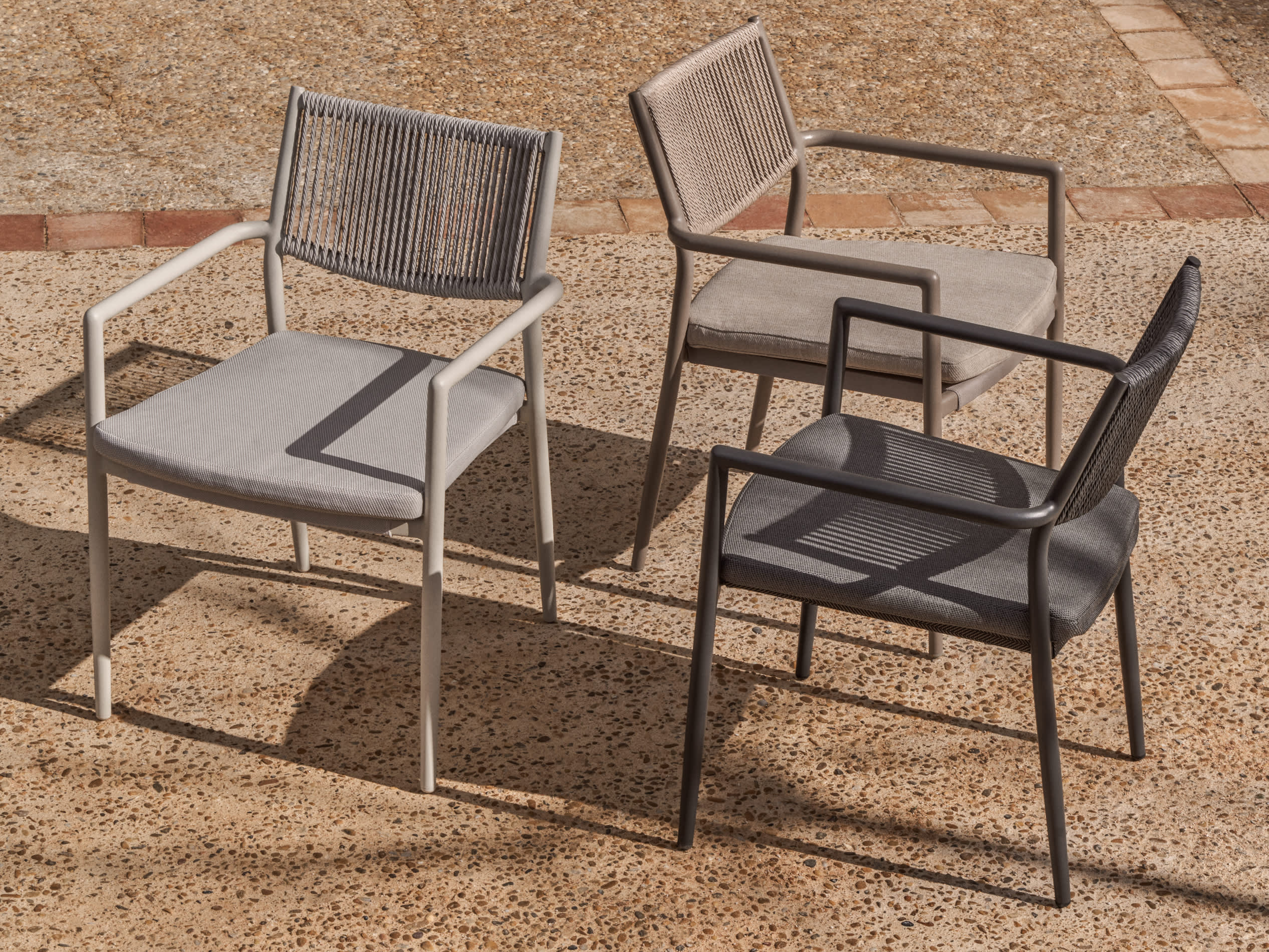 ARGASI garden chair in graphite