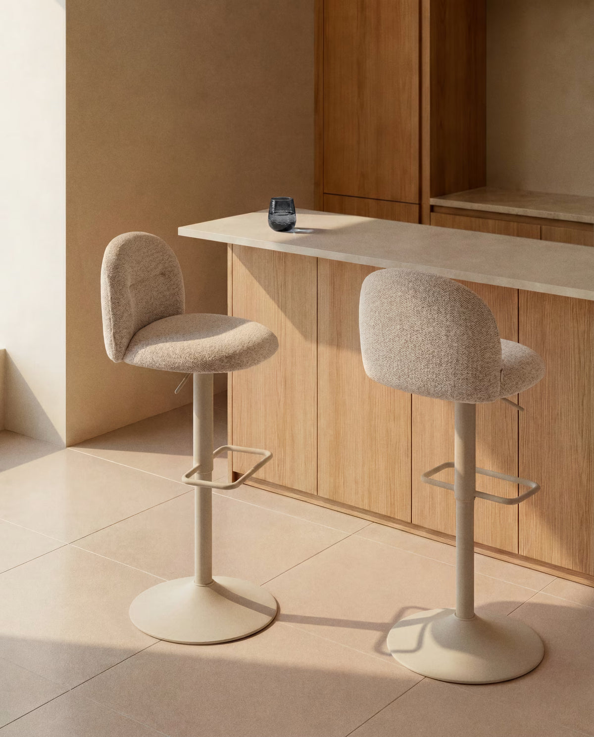 Hocker ARINO beige chenille
