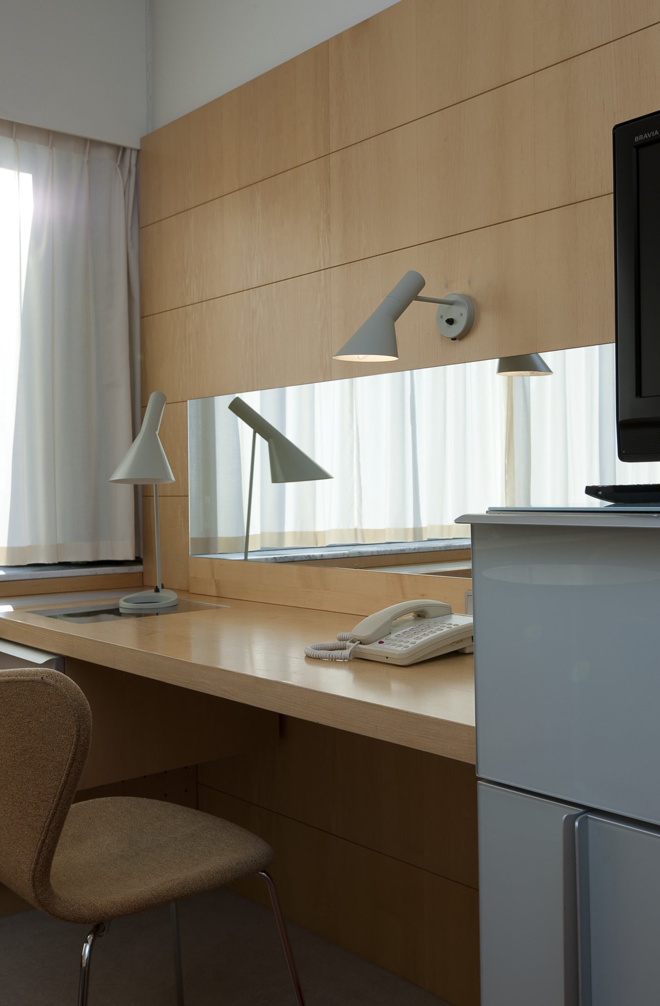 Tafellamp AJ vuilblauw