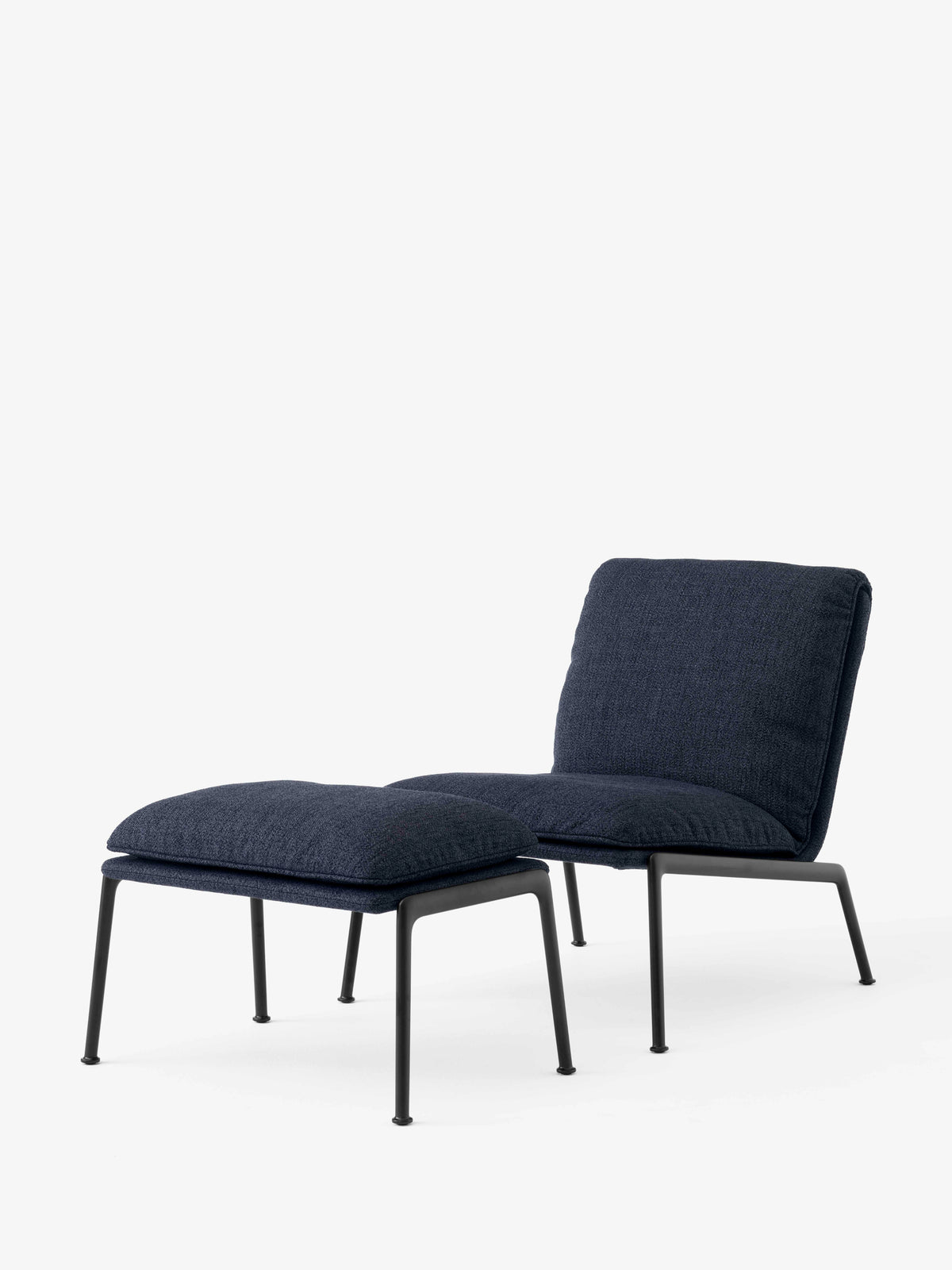 Fauteuil MUNO LN18 gestoffeerd met een zwarte basis