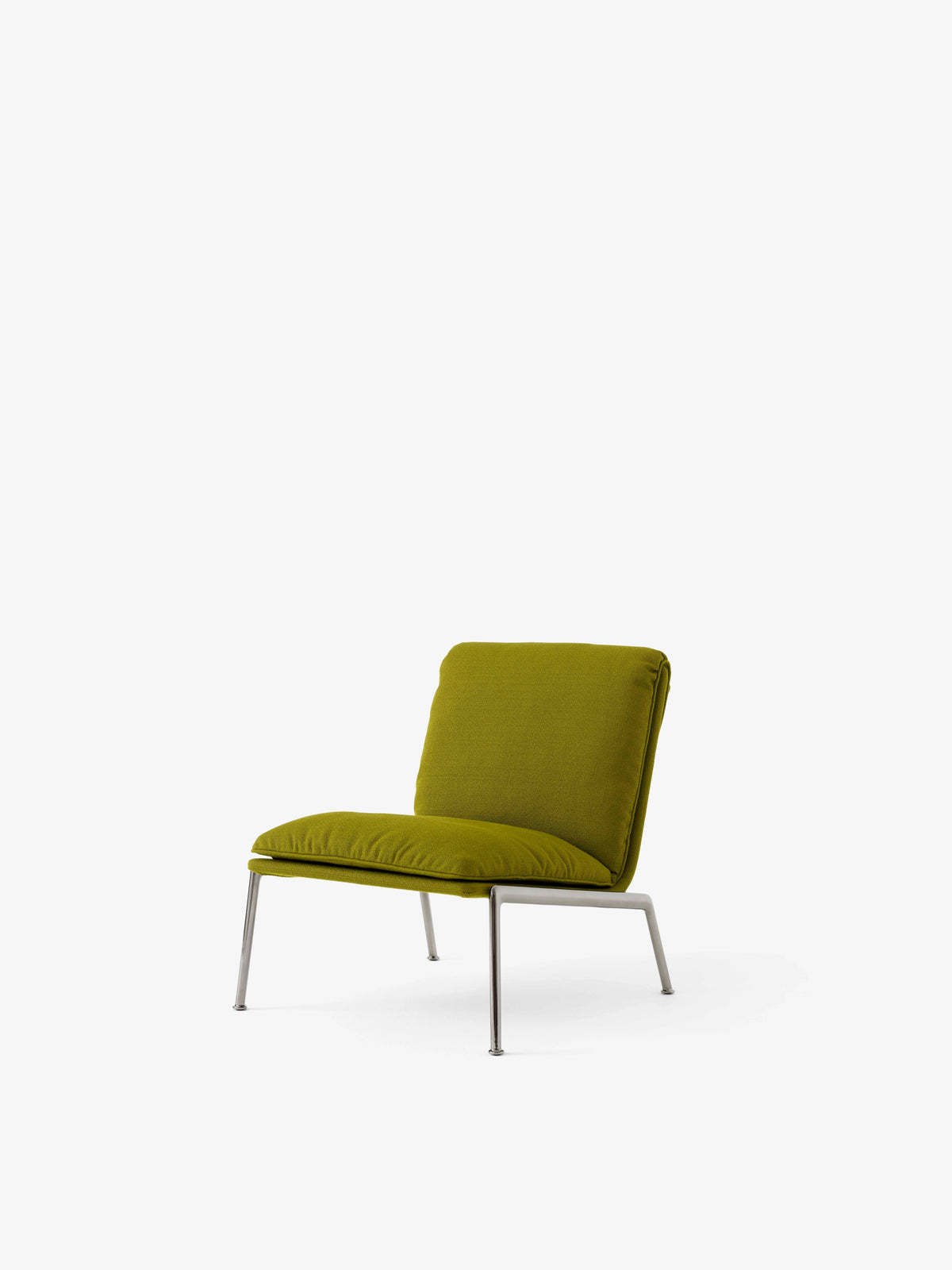 Fauteuil MUNO LN18 gestoffeerd met een donkere aluminium basis