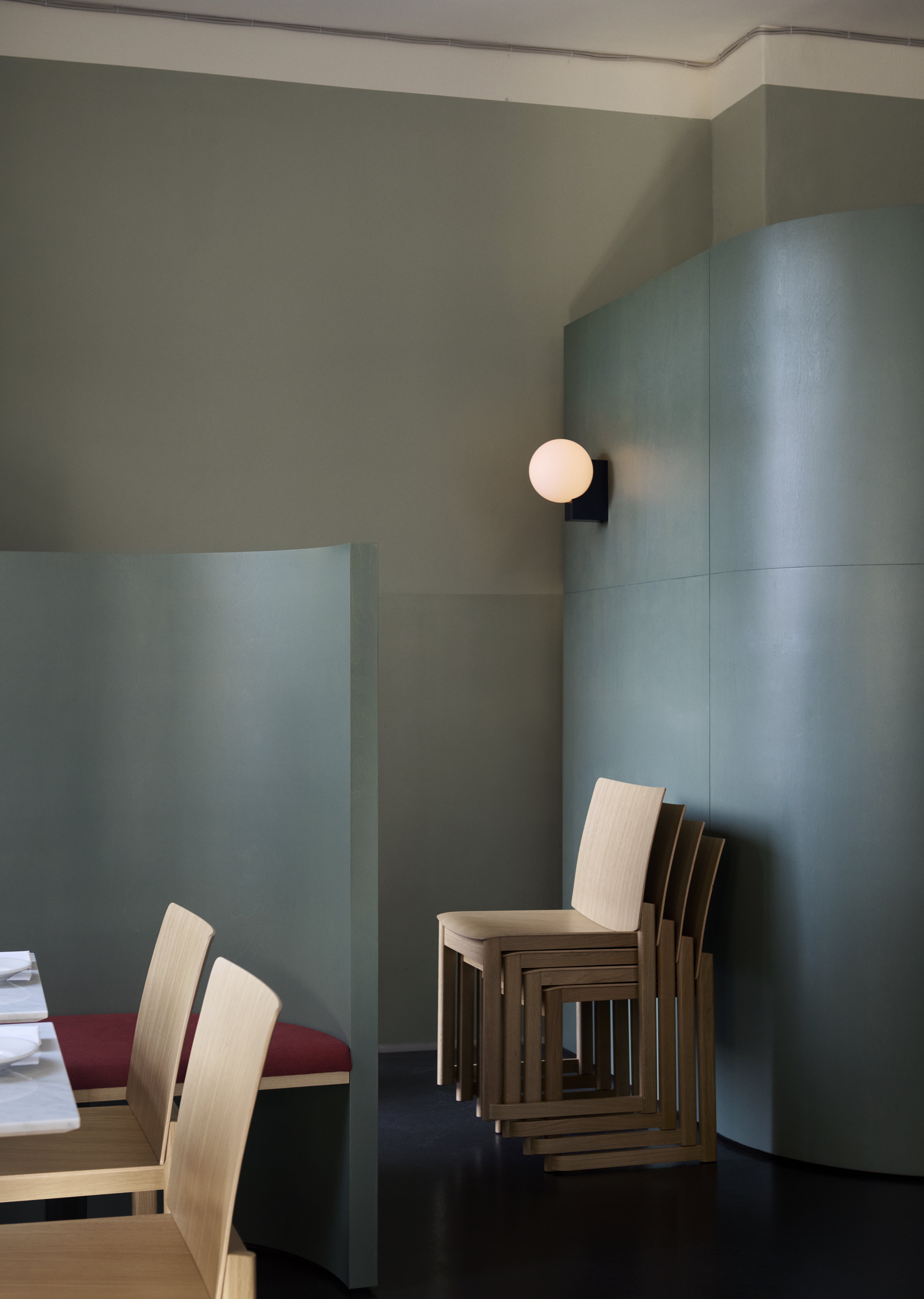 Wandlamp JOURNEY SH2 met glazen kap en donkerblauwe basis