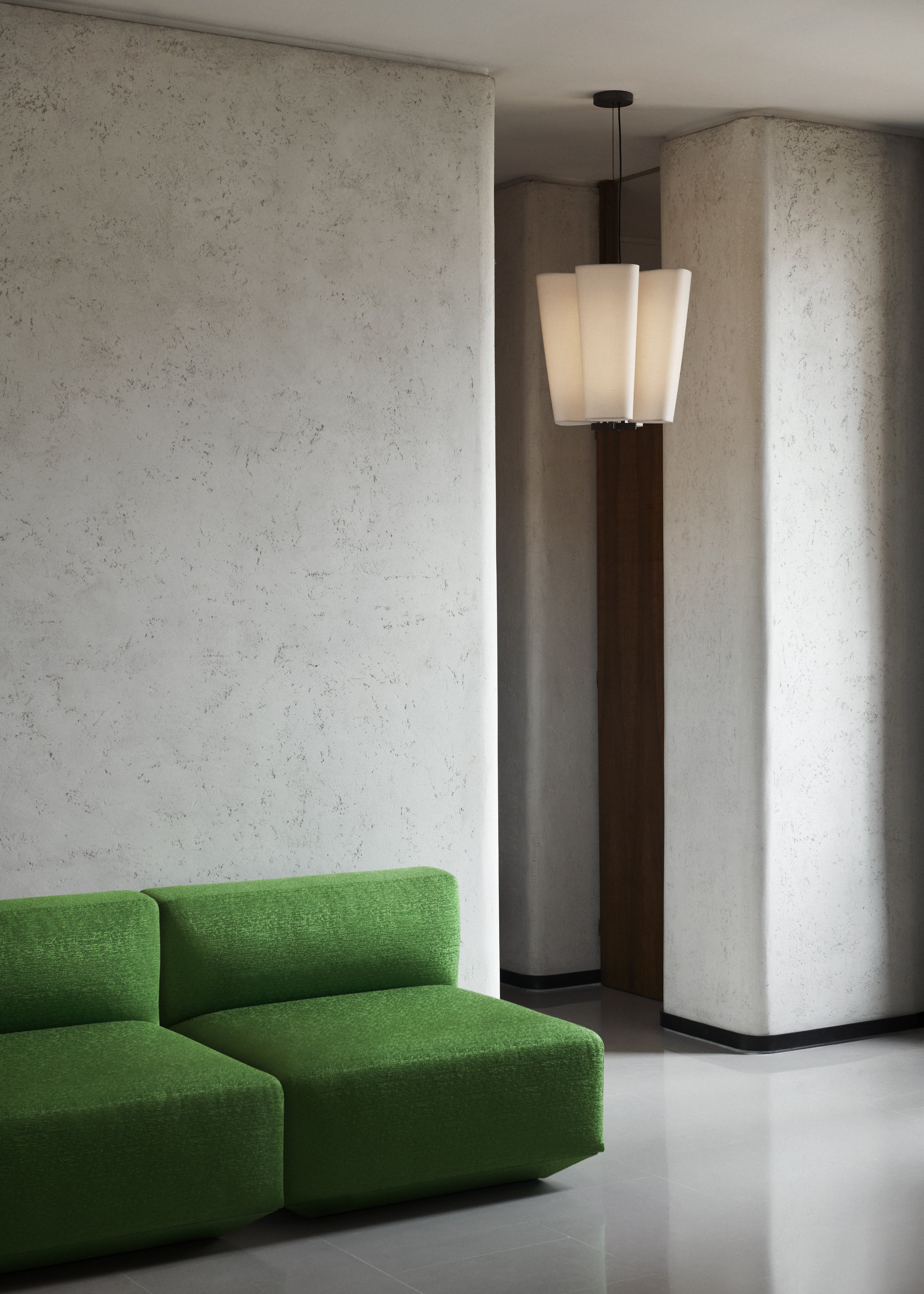 Hanglamp BELLA beige met bruine afwerking