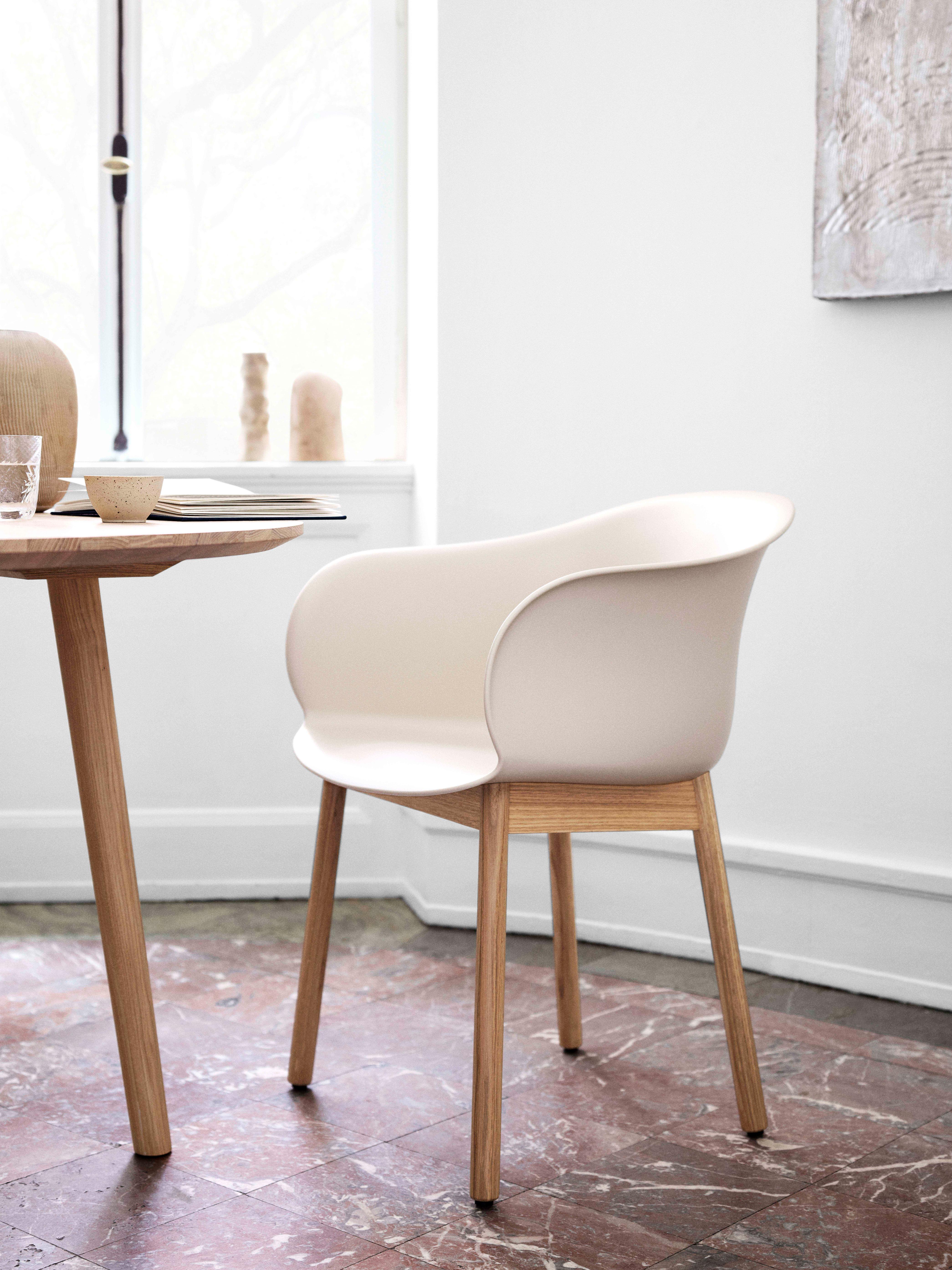 Ronde tafel IN BETWEEN geolied eiken