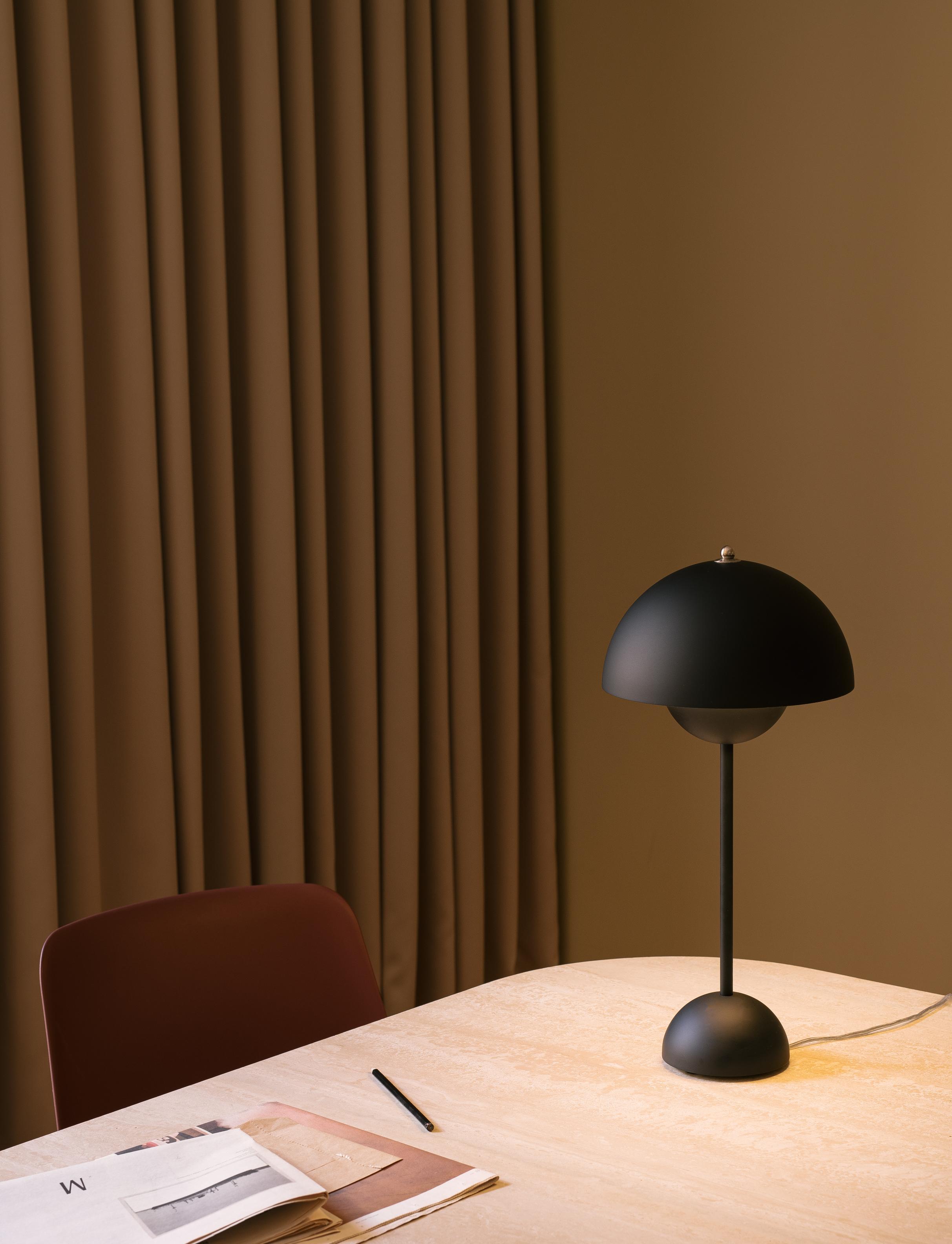 Tafellamp FLOWERPOT VP3 mat zwart