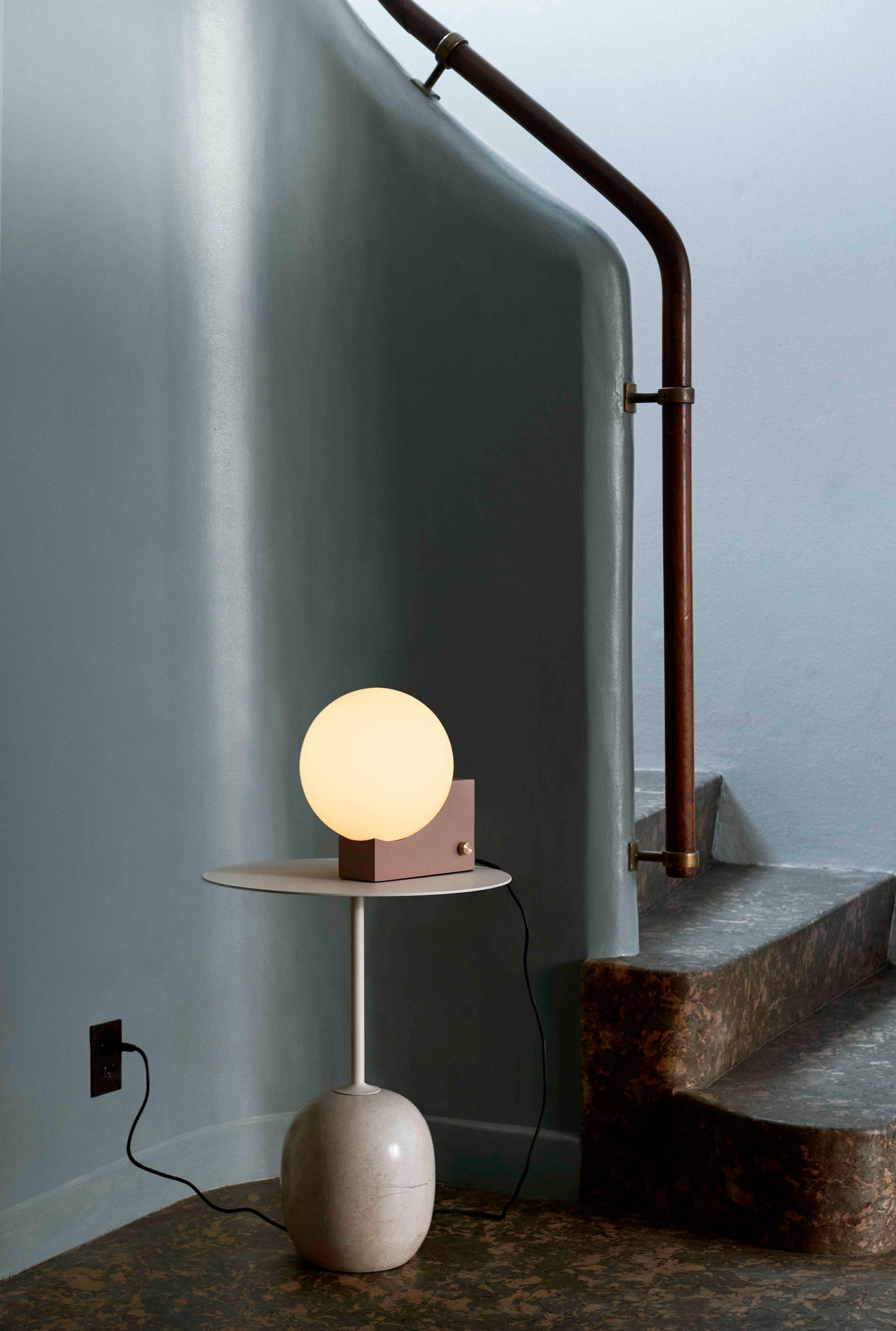 Bijzettafel LATO crème blad met beige marmeren basis