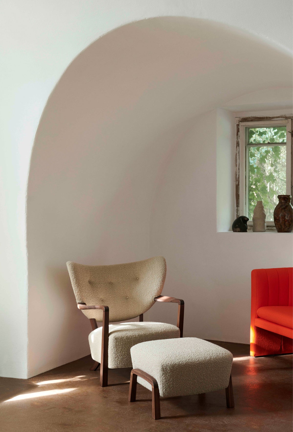 WULFF ATD2 fauteuil gestoffeerd met een eiken basis