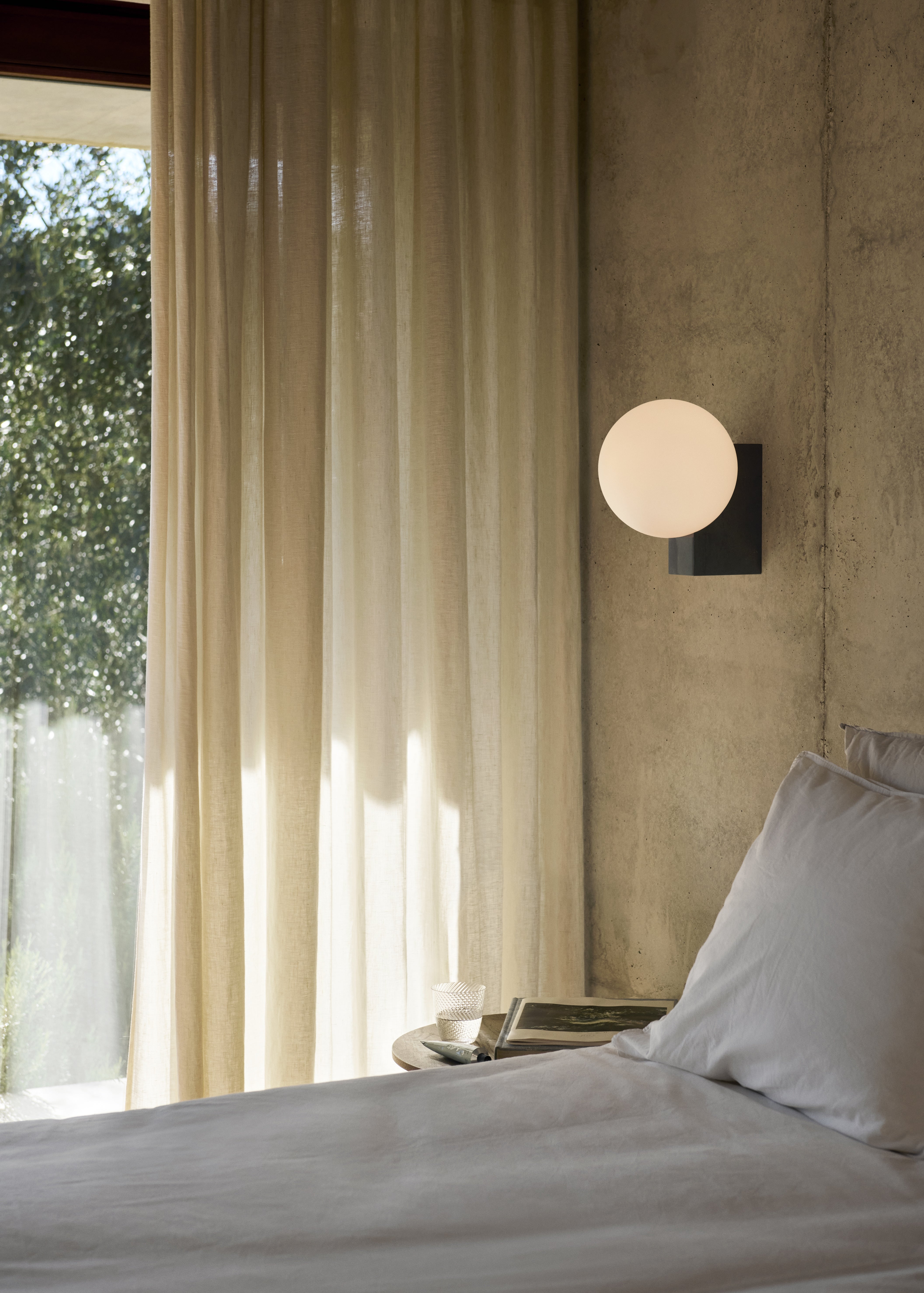 Wandlamp JOURNEY SH2 met glazen kap en donkerblauwe basis